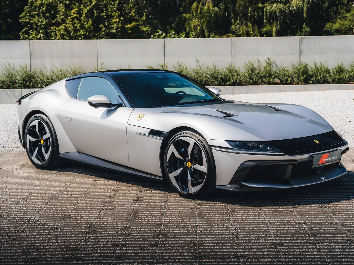 Ferrari 12 Cilindri Argento Nurburgring / Carbon / NEW / Lift / Pano Grau - 1