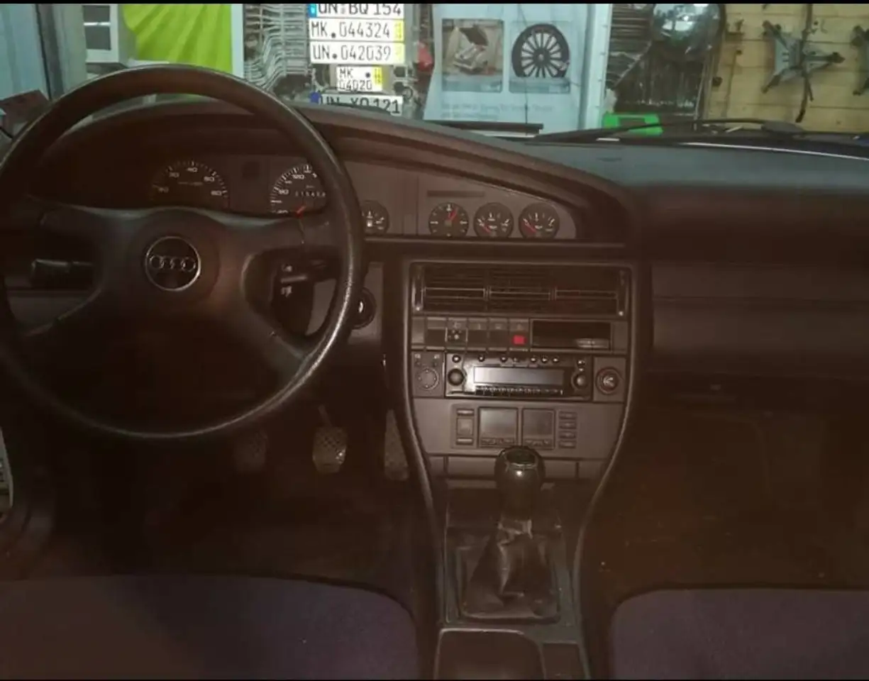 Audi 100 2.6 E, foto 10