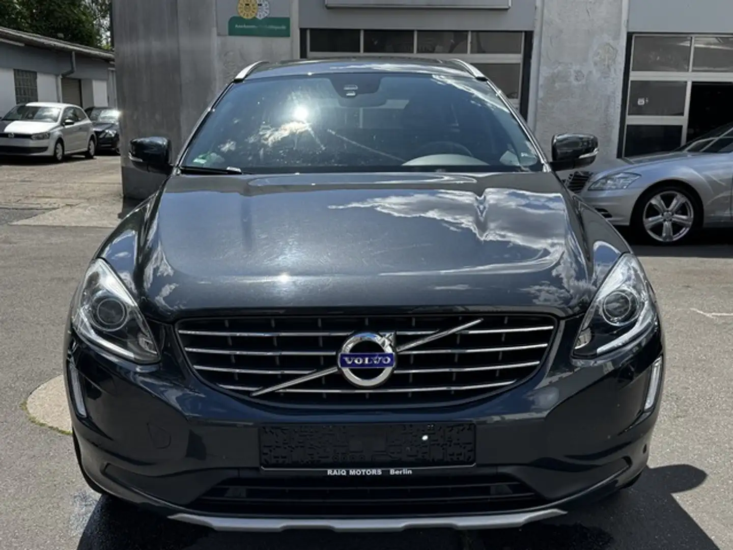 Volvo XC60 Summum LEDER PANORAMA NAVI Grigio - 2