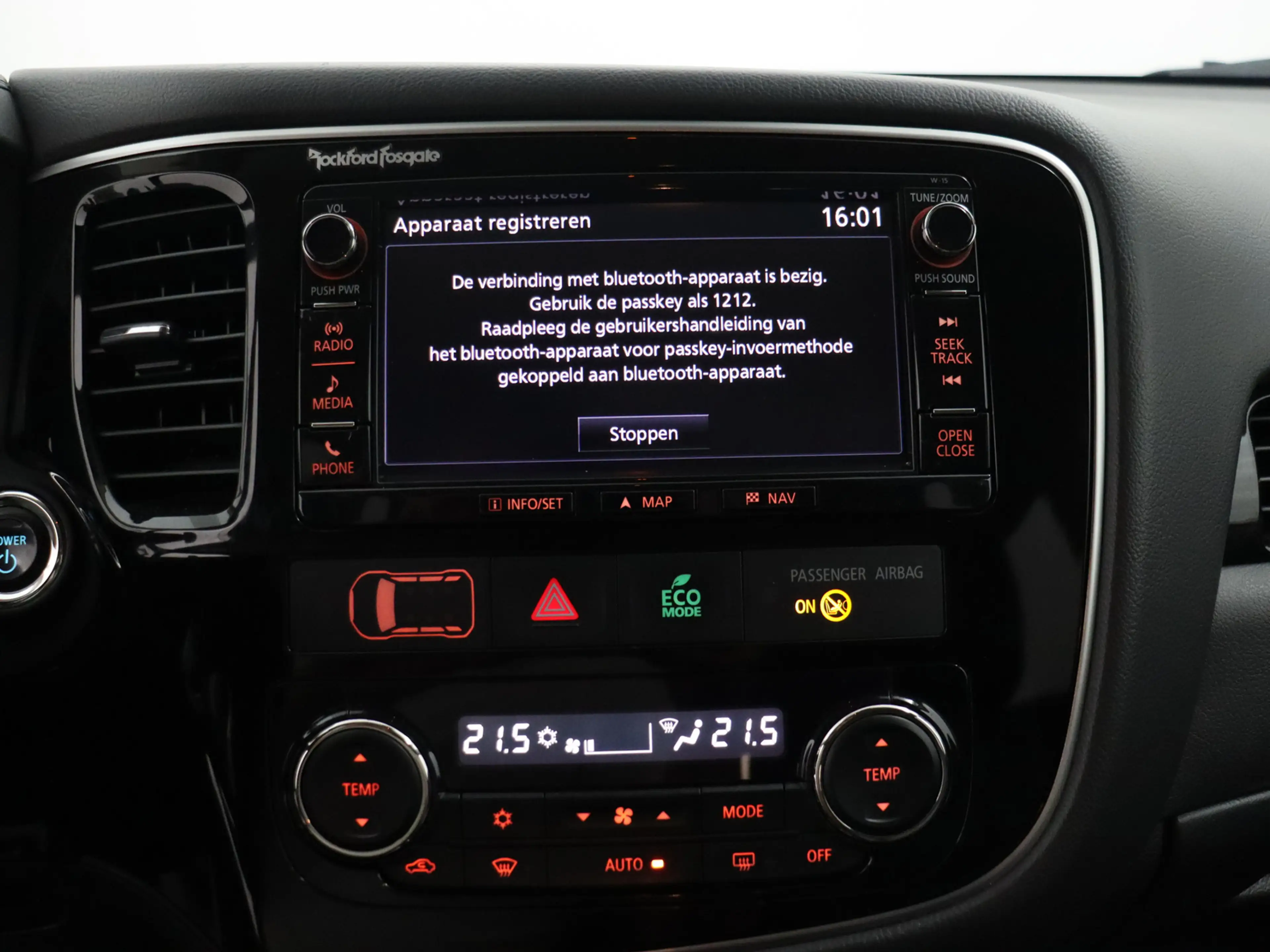 Mitsubishi Outlander 2.0 PHEV instyle+ Bluetooth, Cruise control adapti — photo 22