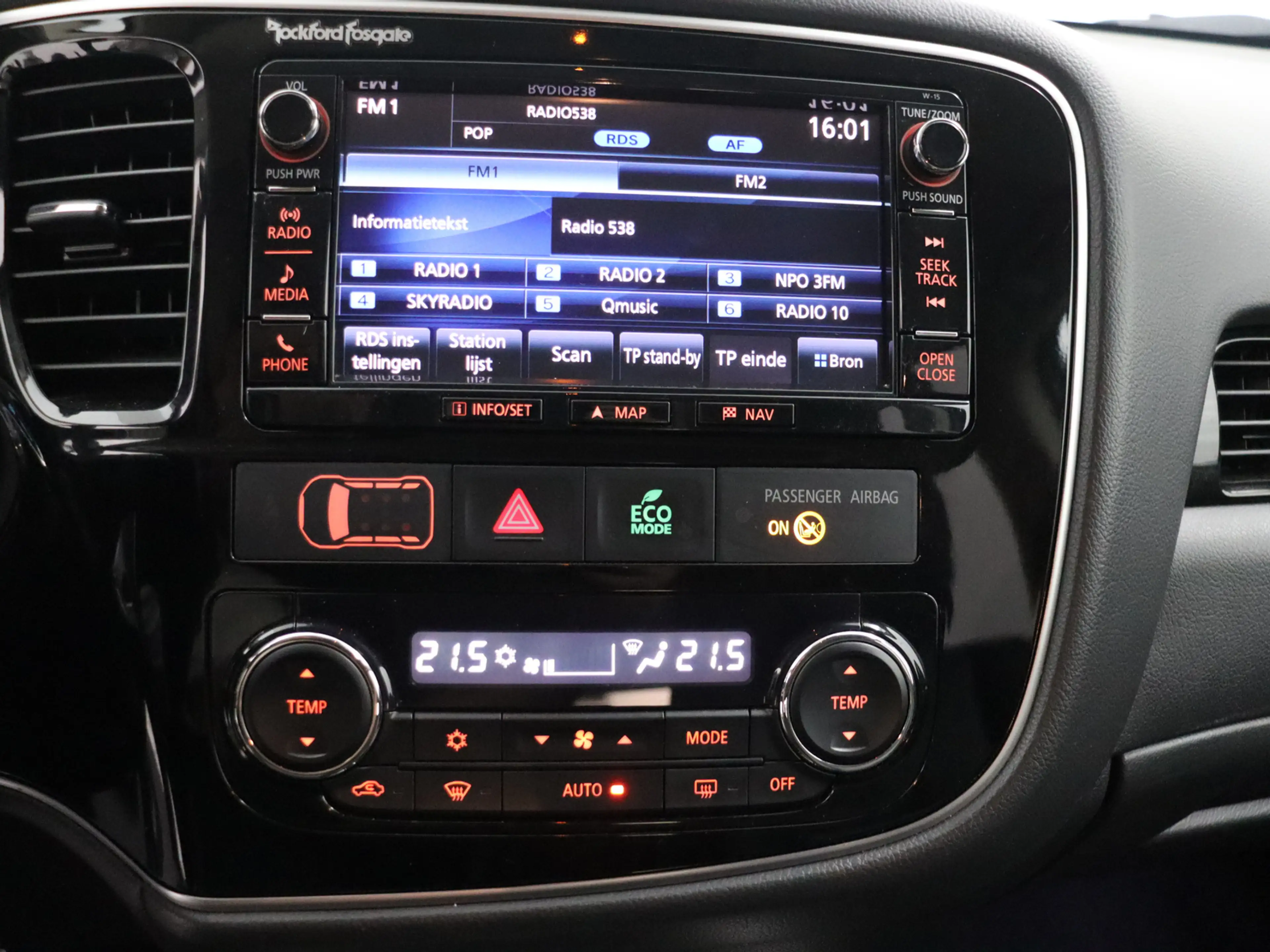 Mitsubishi Outlander 2.0 PHEV instyle+ Bluetooth, Cruise control adapti — photo 19