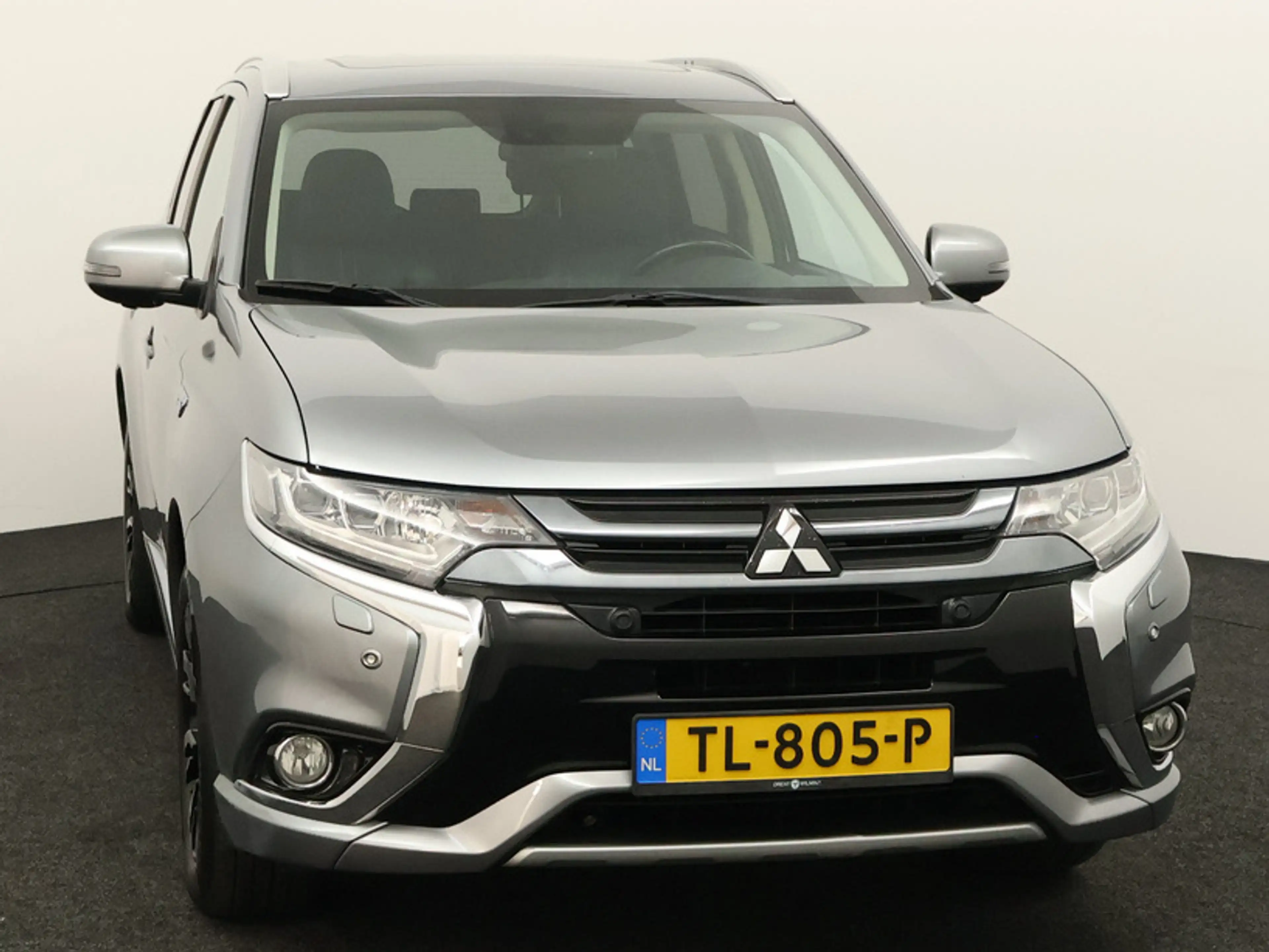 Mitsubishi Outlander 2.0 PHEV instyle+ Bluetooth, Cruise control adapti — photo 7