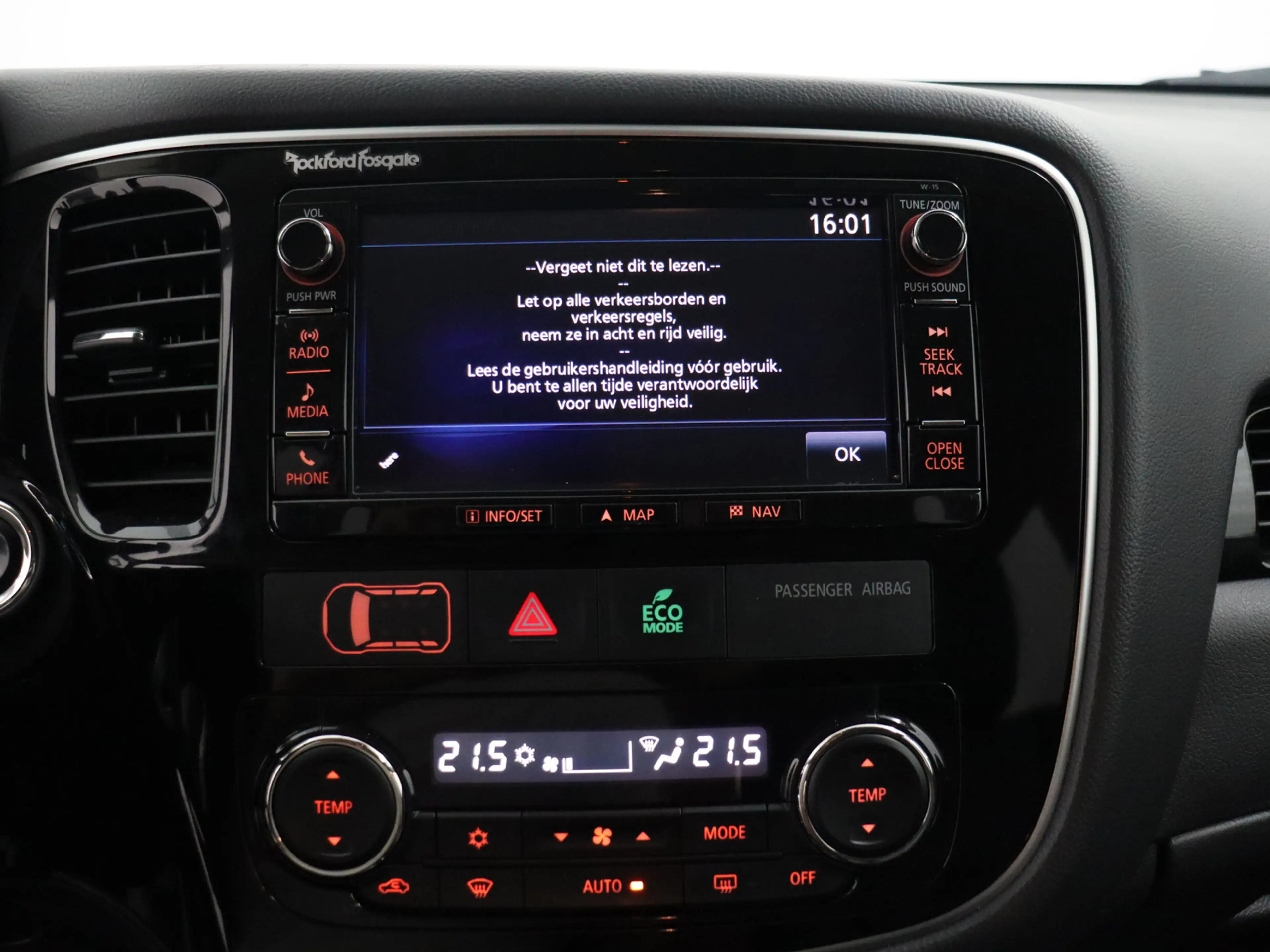 Mitsubishi Outlander 2.0 PHEV instyle+ Bluetooth, Cruise control adapti — photo 23