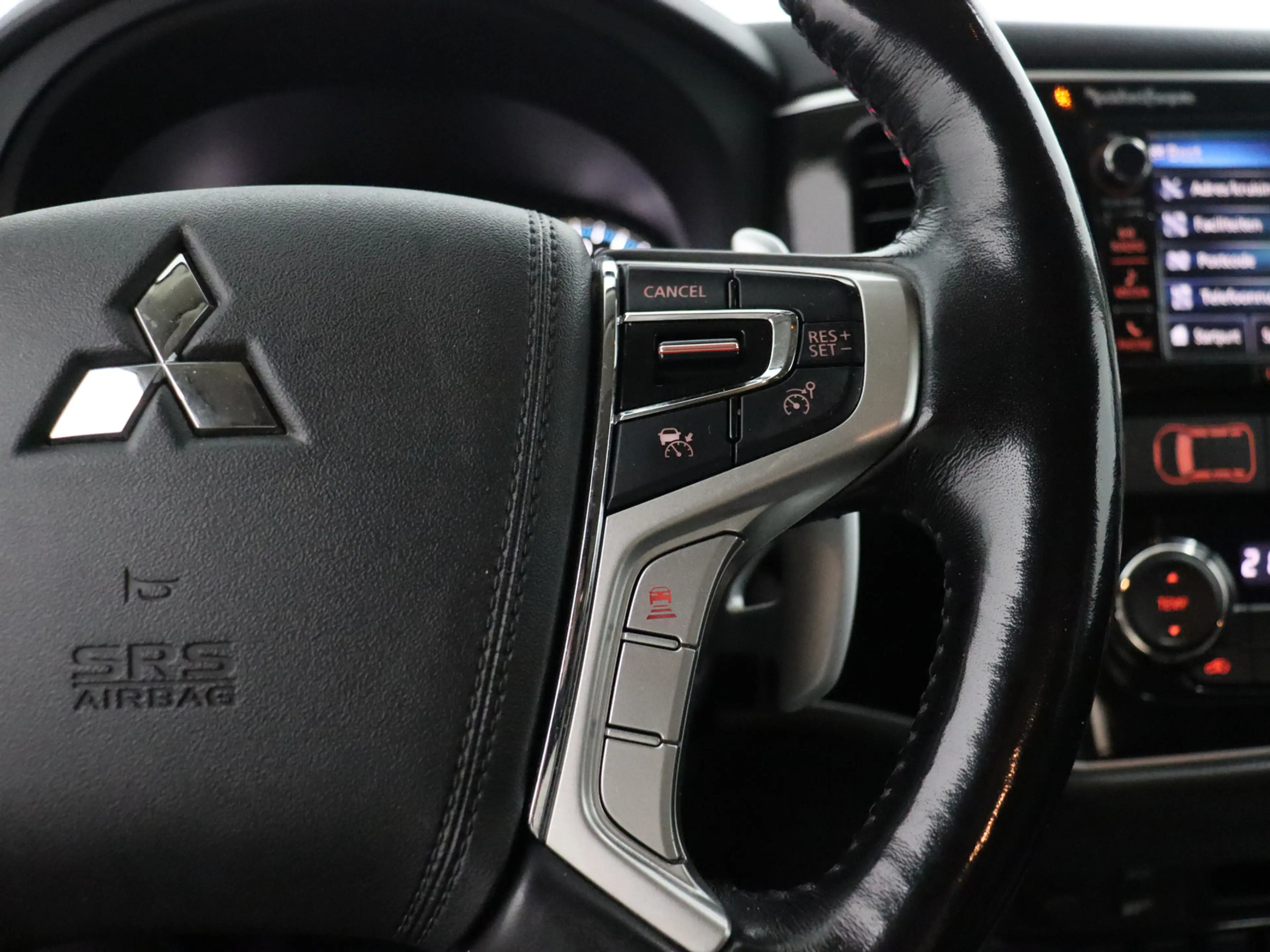 Mitsubishi Outlander 2.0 PHEV instyle+ Bluetooth, Cruise control adapti — photo 29