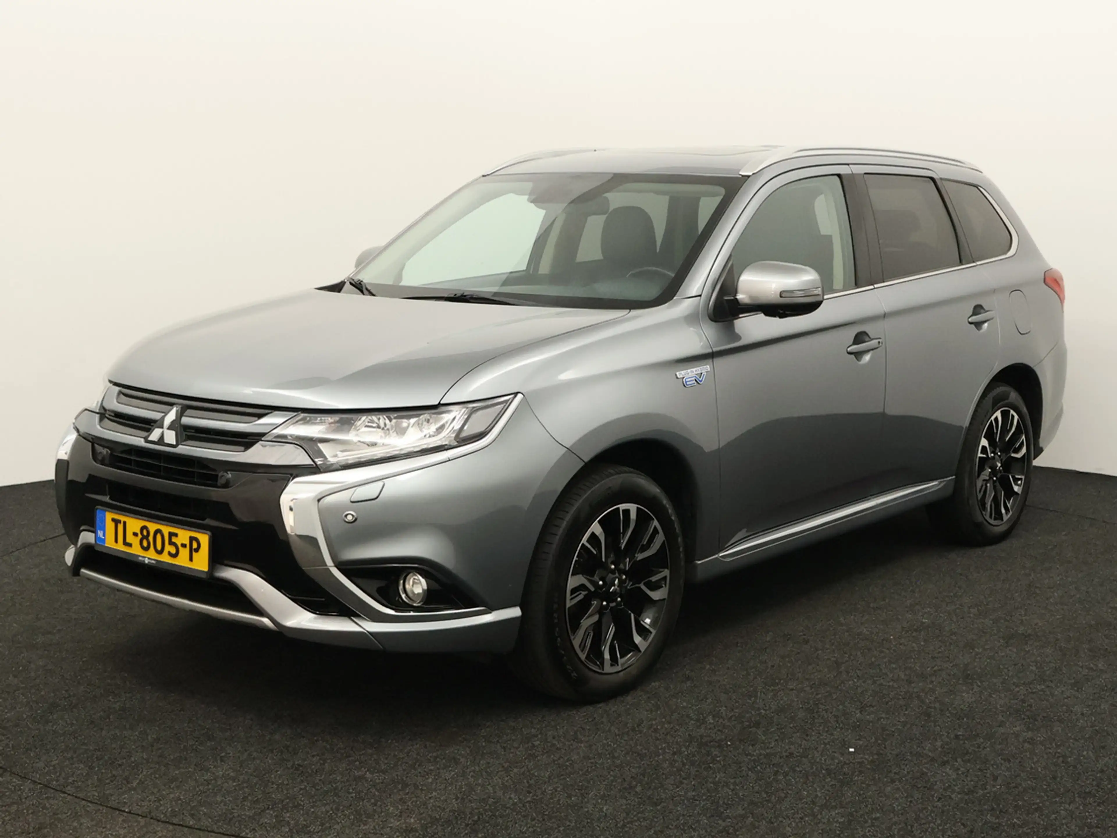 Mitsubishi Outlander 2.0 PHEV instyle+ Bluetooth, Cruise control adapti — photo 2
