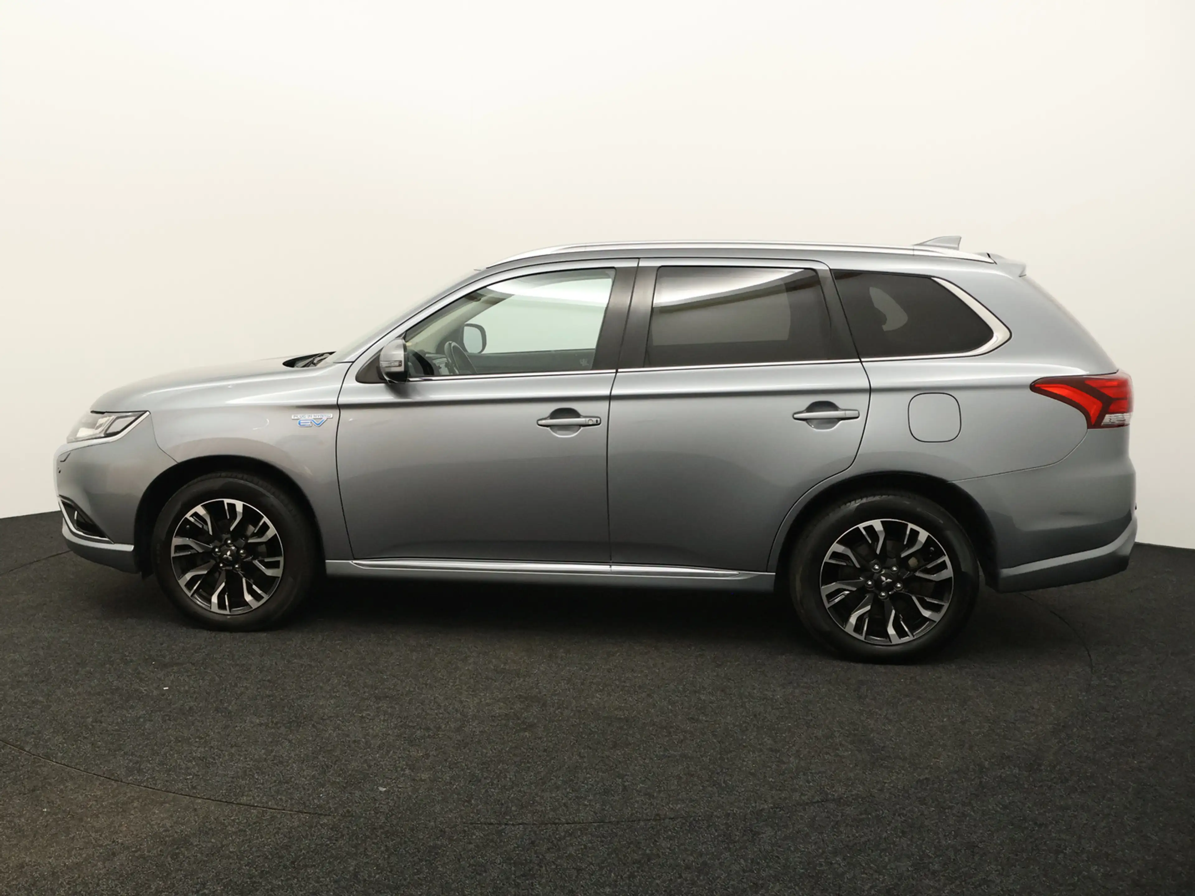 Mitsubishi Outlander 2.0 PHEV instyle+ Bluetooth, Cruise control adapti — photo 3