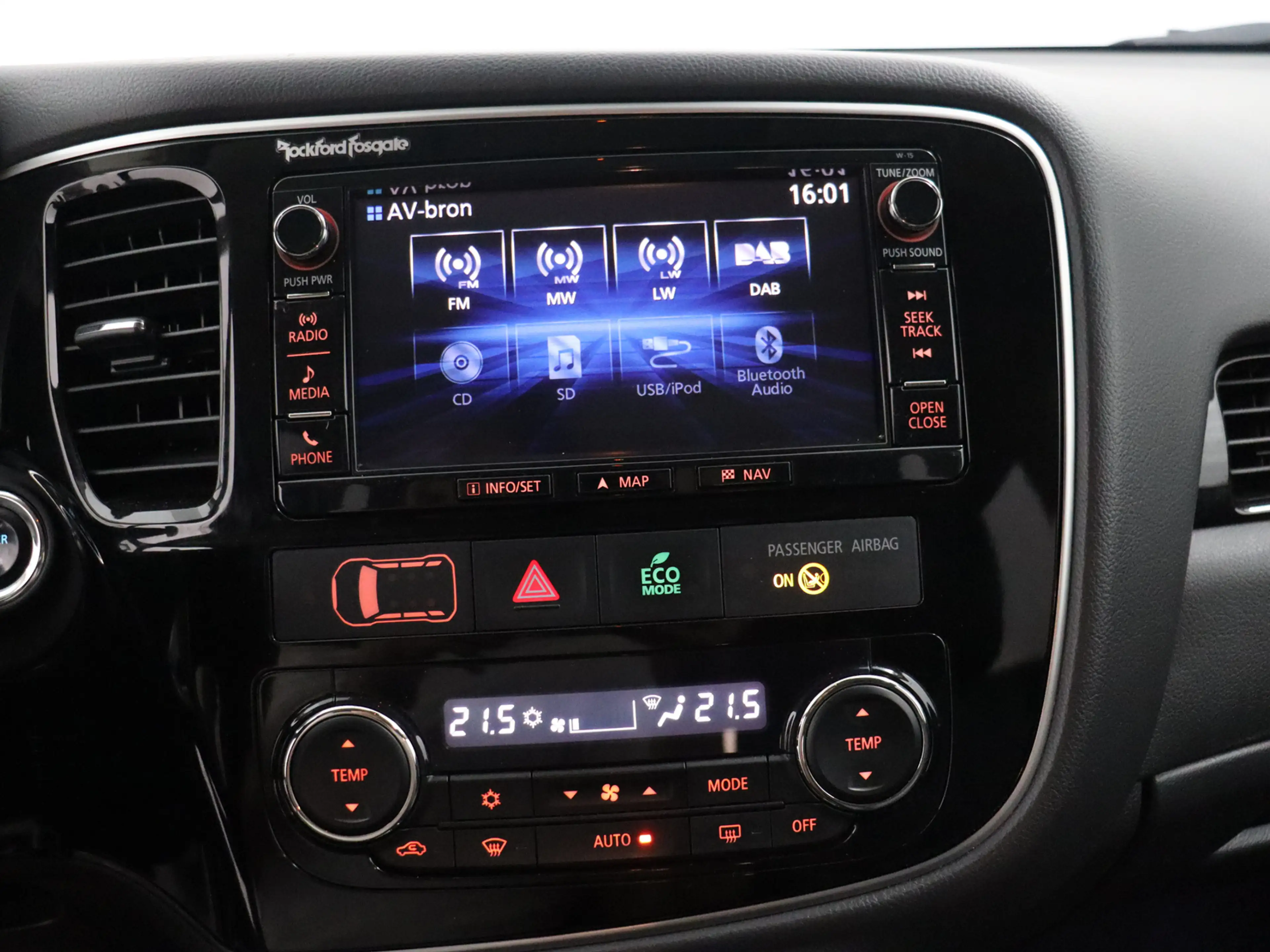 Mitsubishi Outlander 2.0 PHEV instyle+ Bluetooth, Cruise control adapti — photo 21