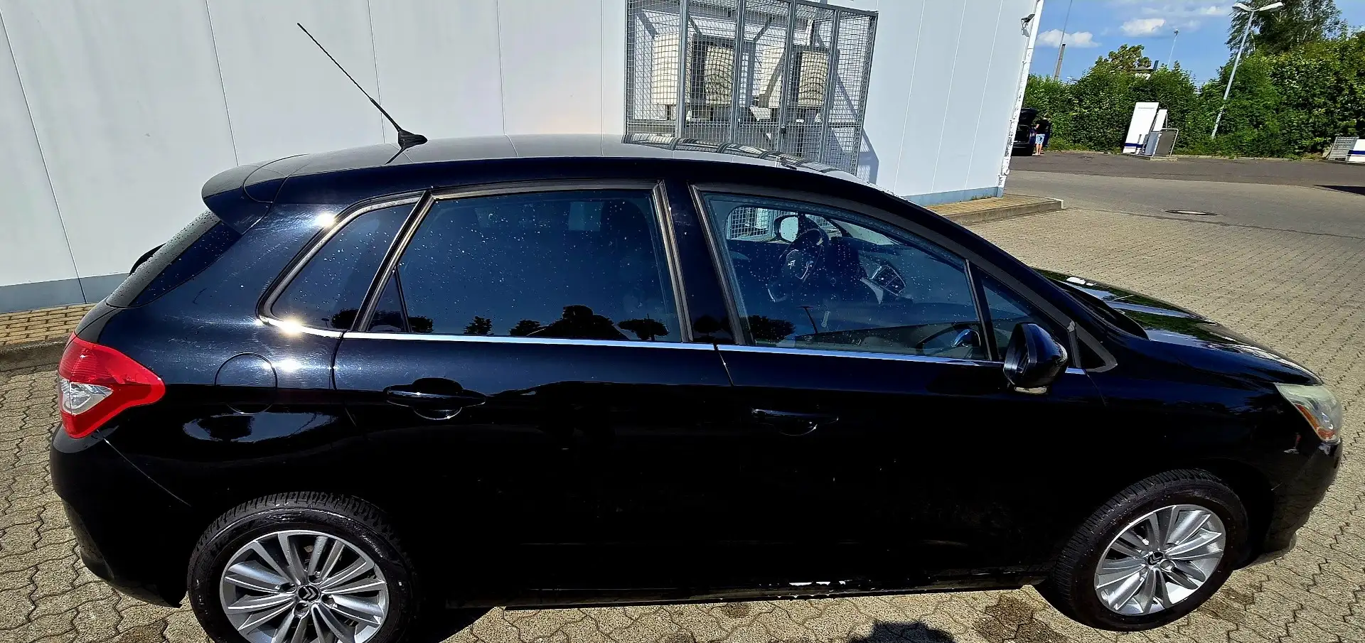 Citroen C4 VTi 120 Tendance Schwarz - 2