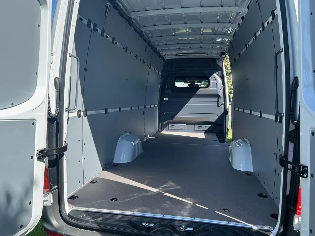 Mercedes-Benz Sprinter снимка Mercedes-Benz Sprinter