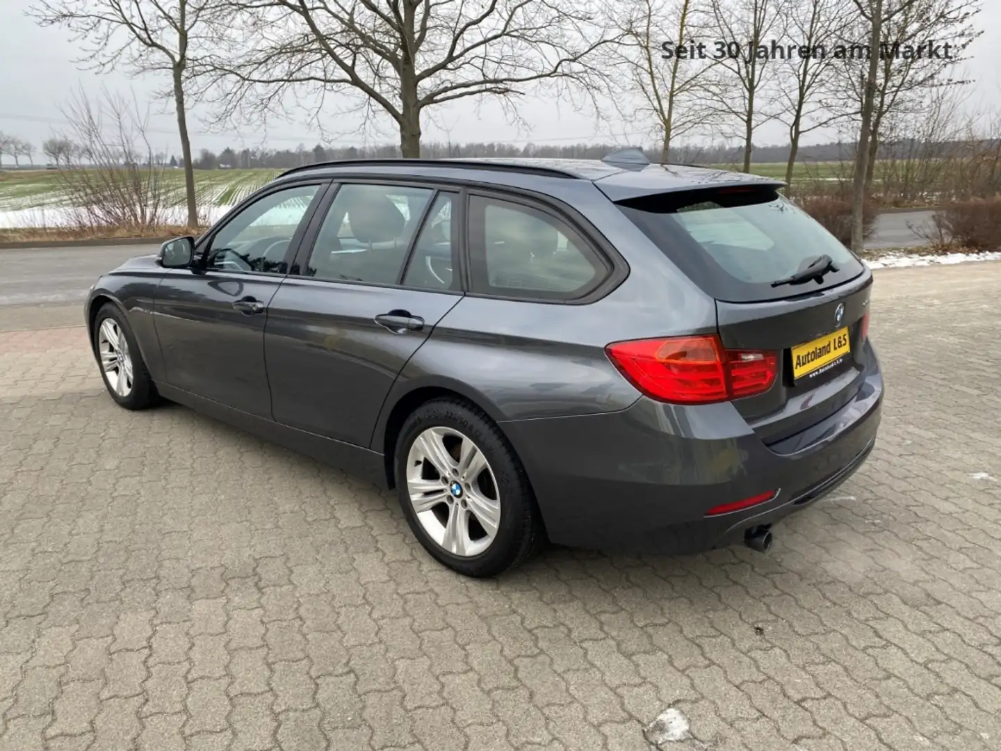 BMW 316 i Touring,Xenon,SH,PDC,Navi,2.Hand,WKR,Alus, Gris - 2