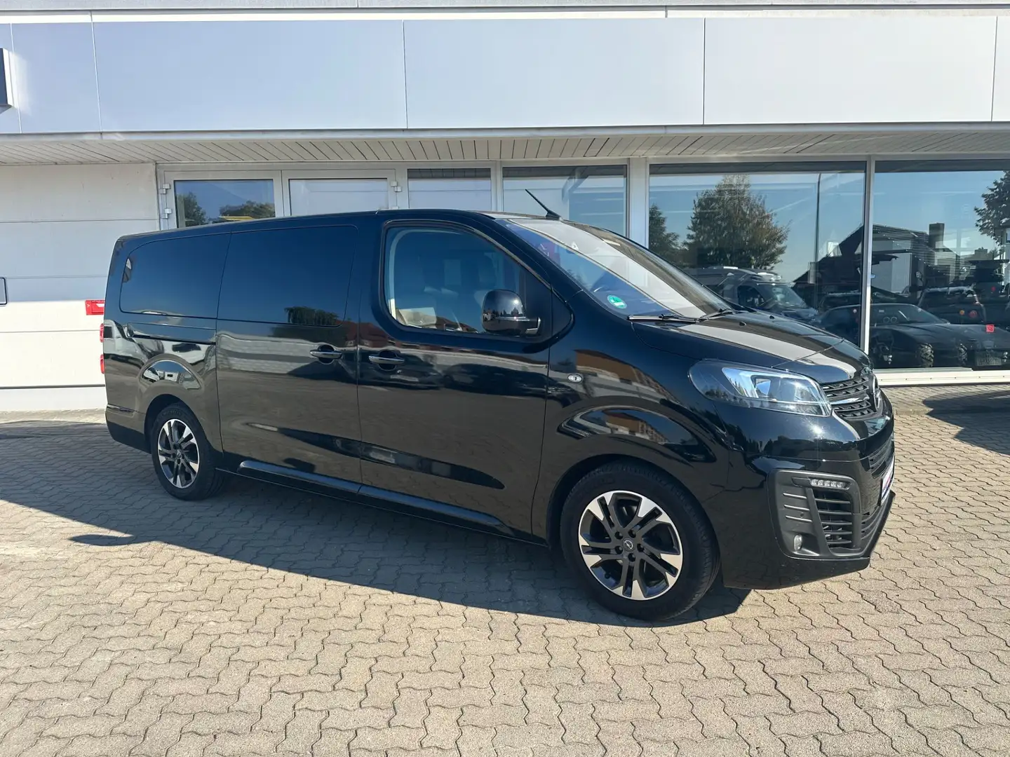 Opel Zafira Life L Elegance 8 Sitzer Standheizung AHK LED Schwarz - 1