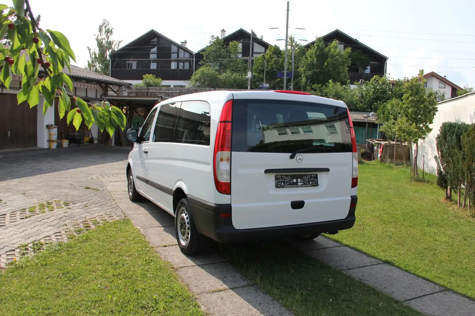 Mercedes-Benz Vito Kombi 111 CDI lang Klima 8 Sitzer Weiß - 2