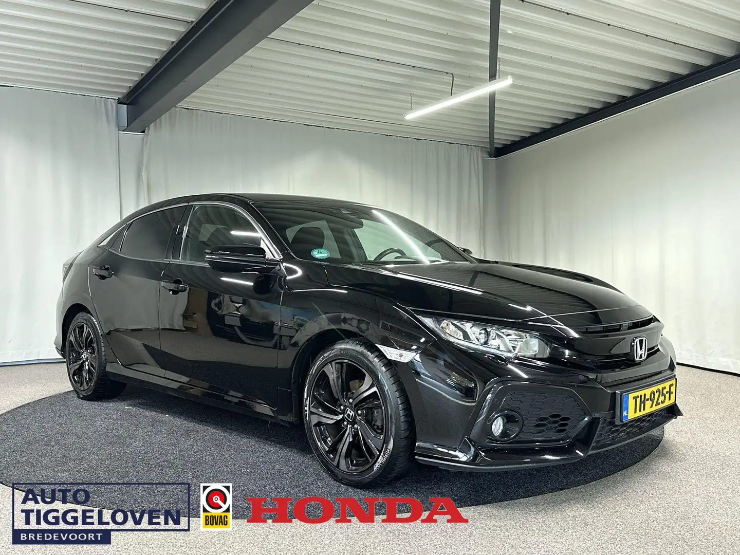 Honda Civic 1.0 i-VTEC Elegance Navi | CarPlay | Stoelverwarmi Zwart - 1