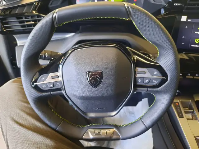 Peugeot 408 view 11
