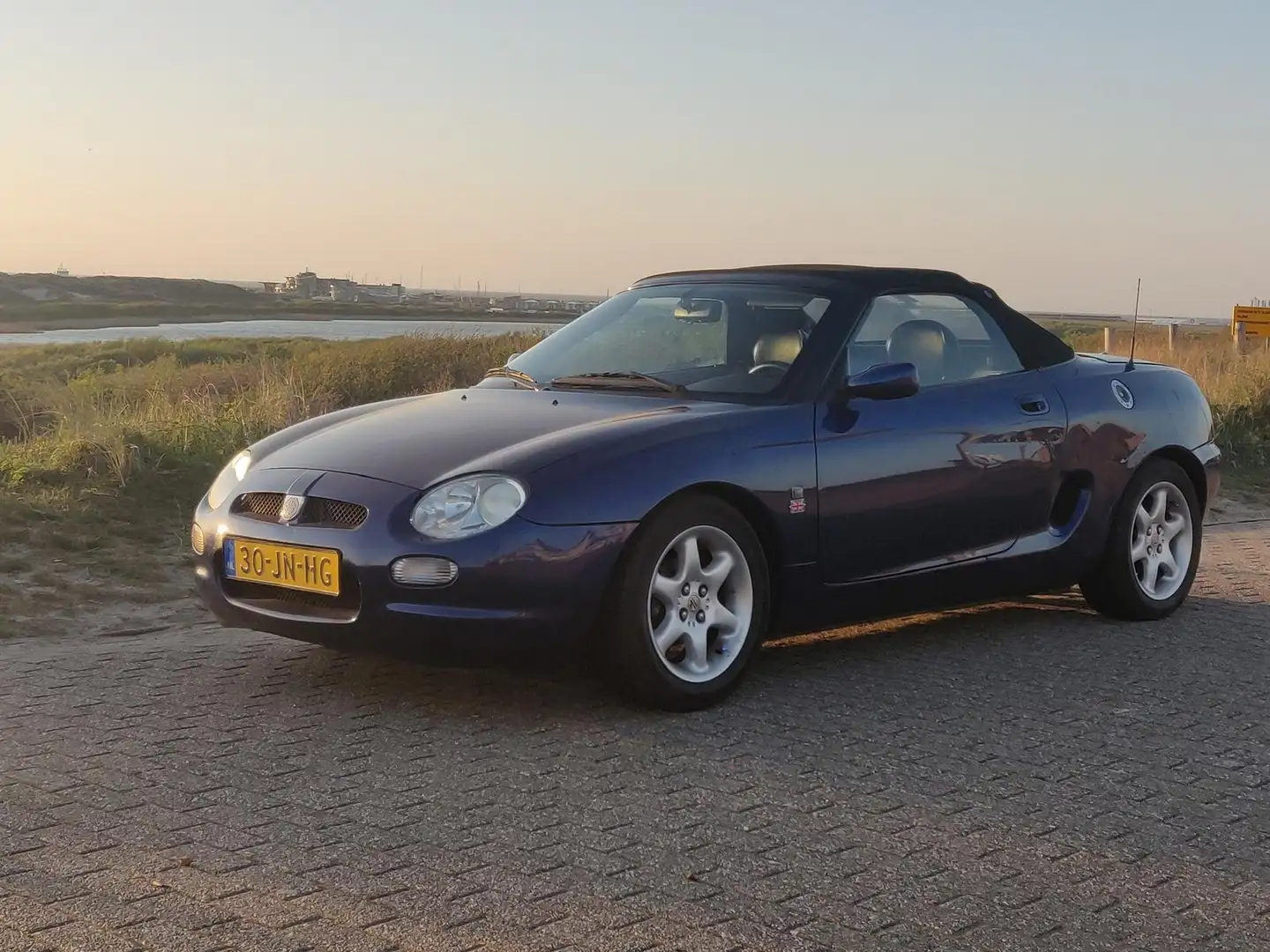 MG MGF MGF 1.8i Modrá - 2