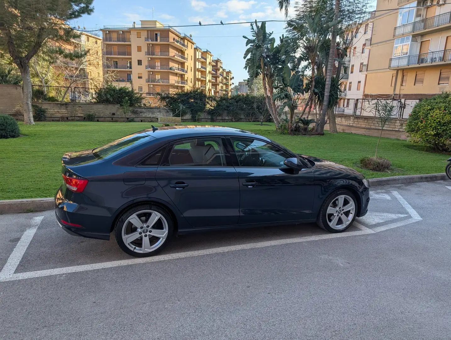 Audi A3 A3+III+2016+Sedan+Sedan+30+1.6+tdi+Sport+116cv Blu/Azzurro - 1
