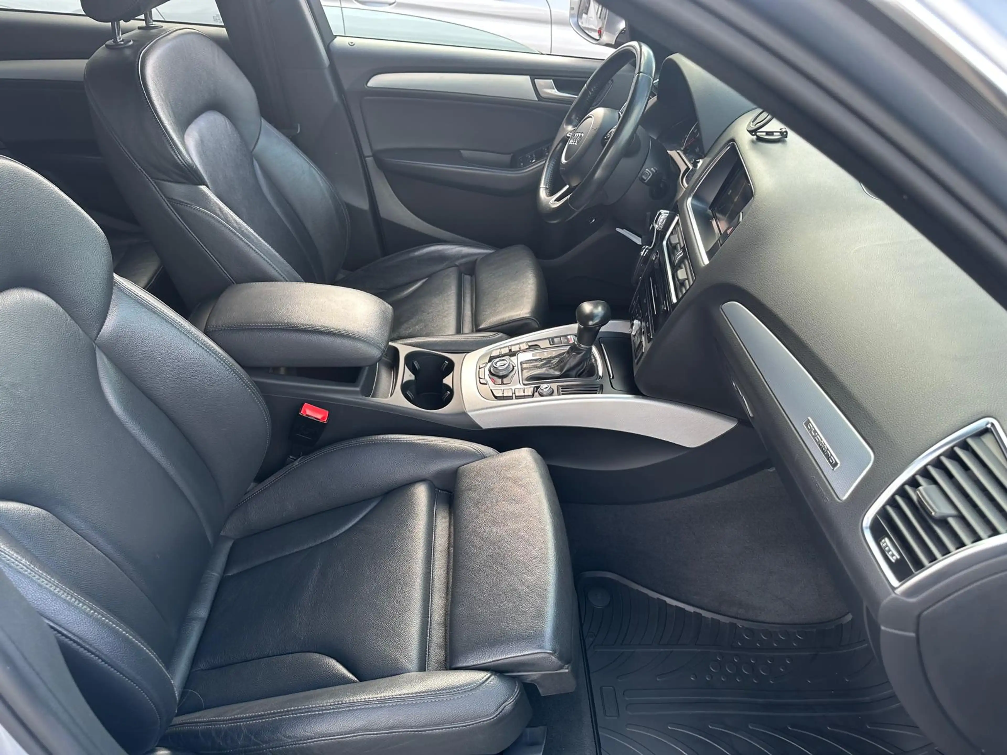 Audi Q5 Q5 2.0 TDi  S-line — photo 12