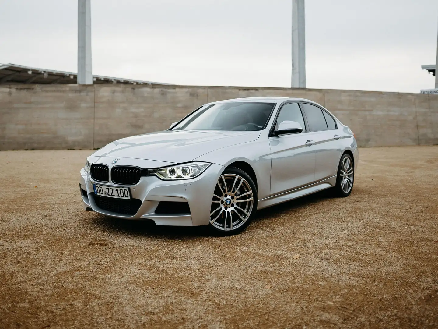 BMW 335 335i xDrive | BMW Scheckheft | M-Packet Silber - 1