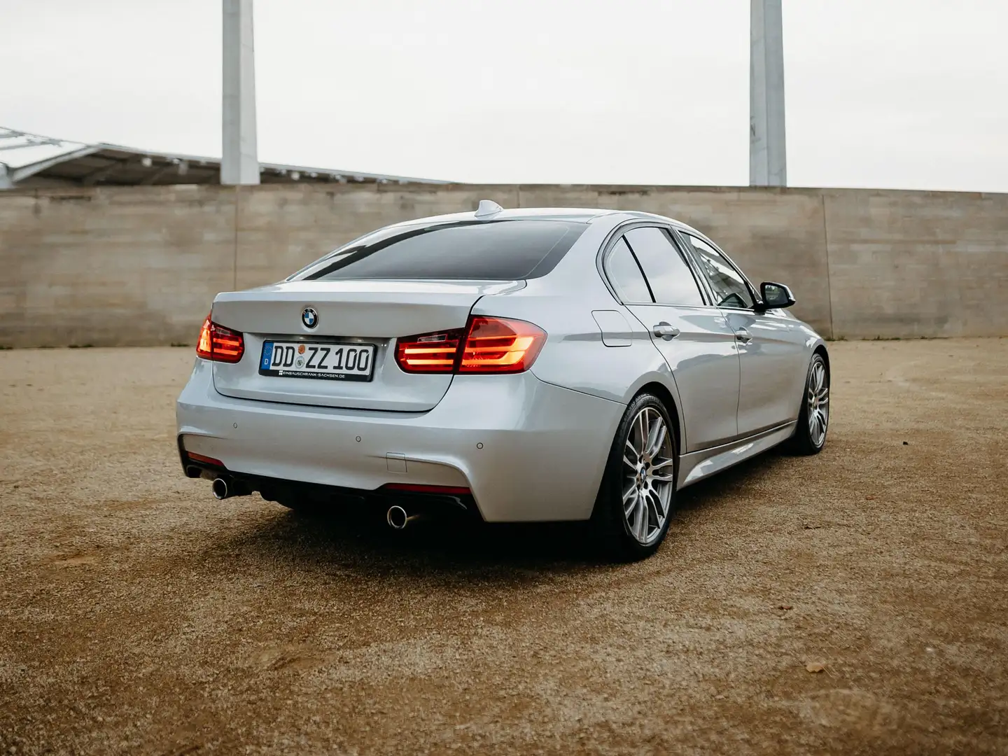 BMW 335 335i xDrive | BMW Scheckheft | M-Packet Silber - 2