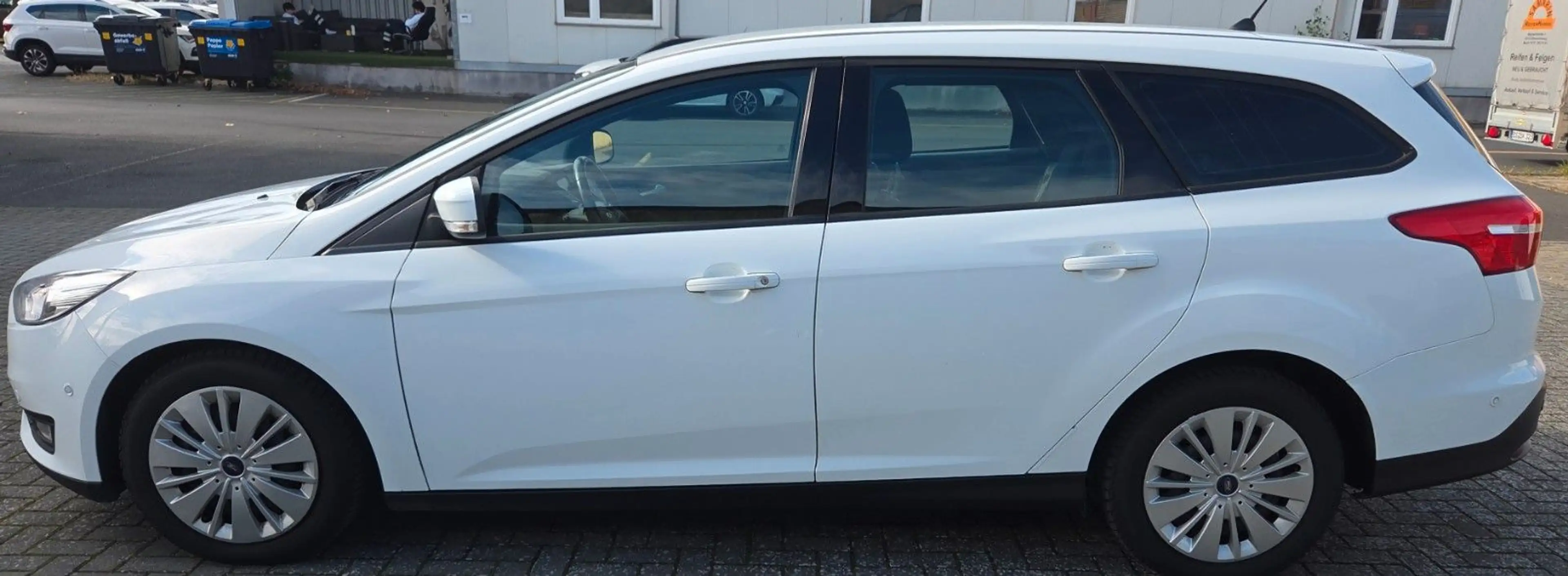 Ford Focus Turnier Business CAM SHZ Navi Klima PDC — photo 8