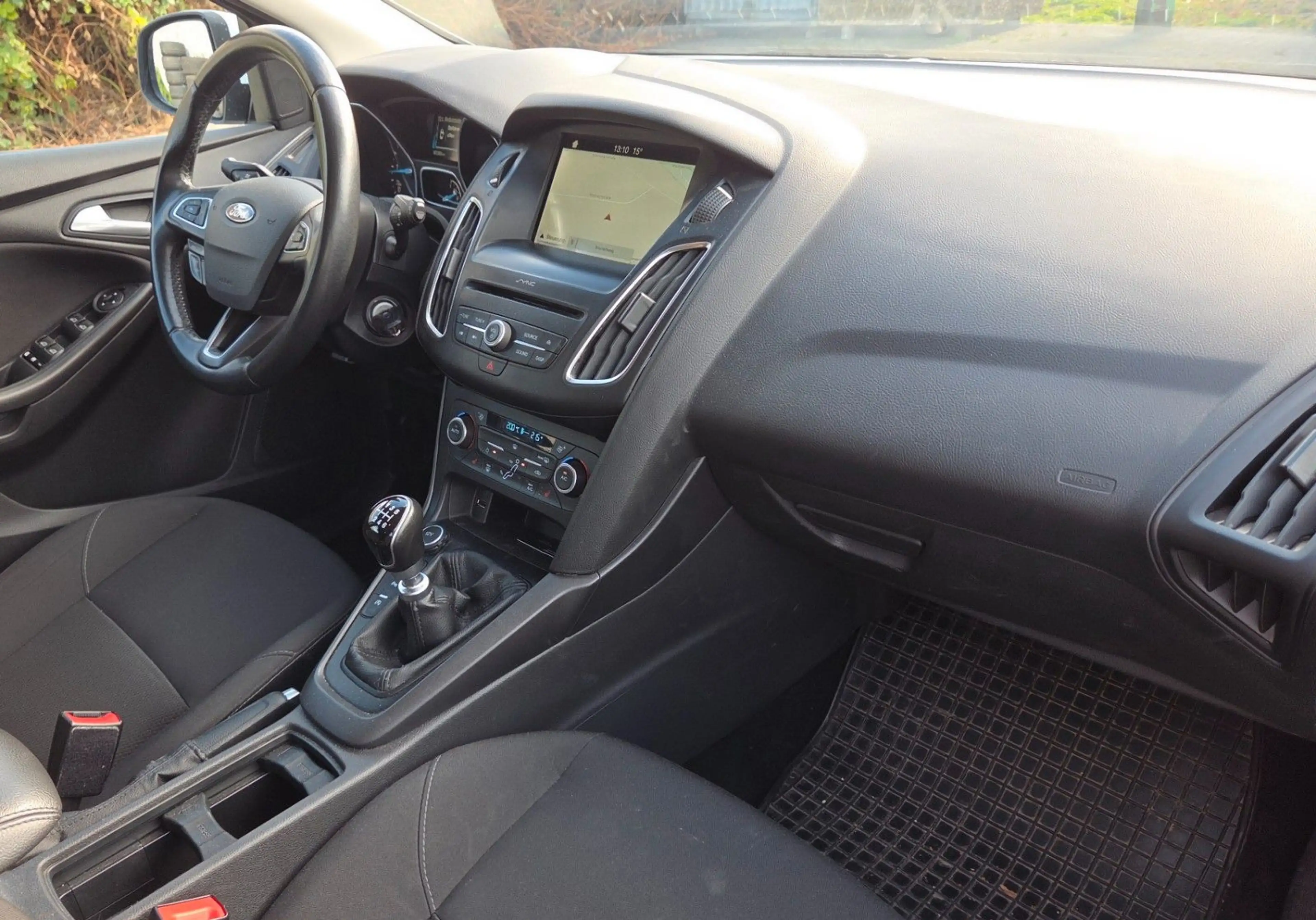 Ford Focus Turnier Business CAM SHZ Navi Klima PDC — photo 11