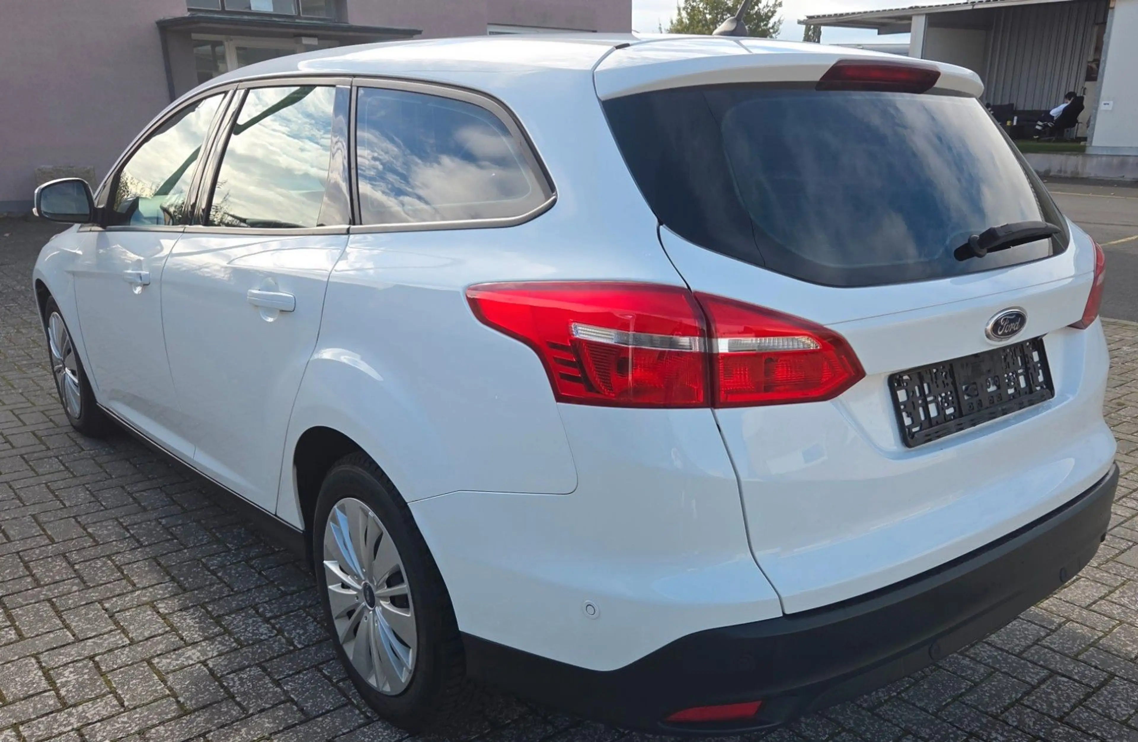 Ford Focus Turnier Business CAM SHZ Navi Klima PDC — photo 3