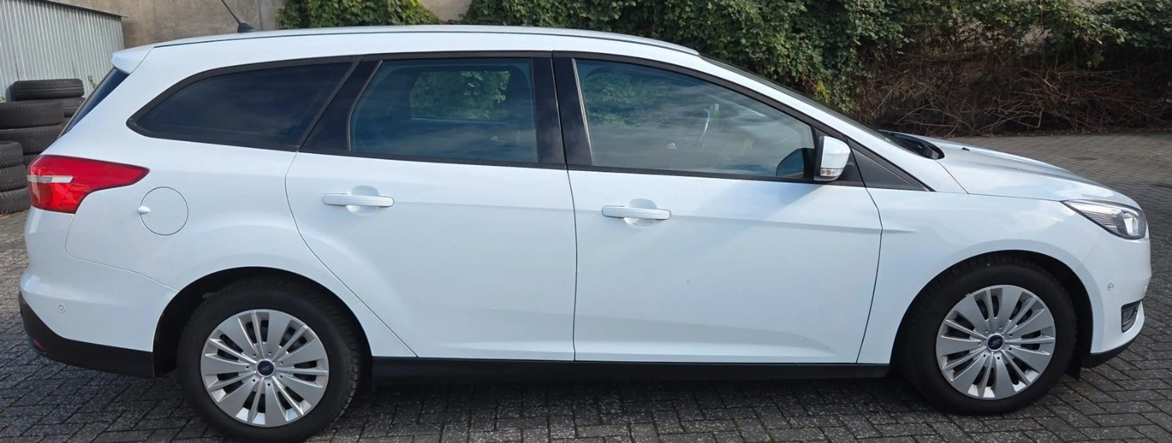 Ford Focus Turnier Business CAM SHZ Navi Klima PDC — photo 7