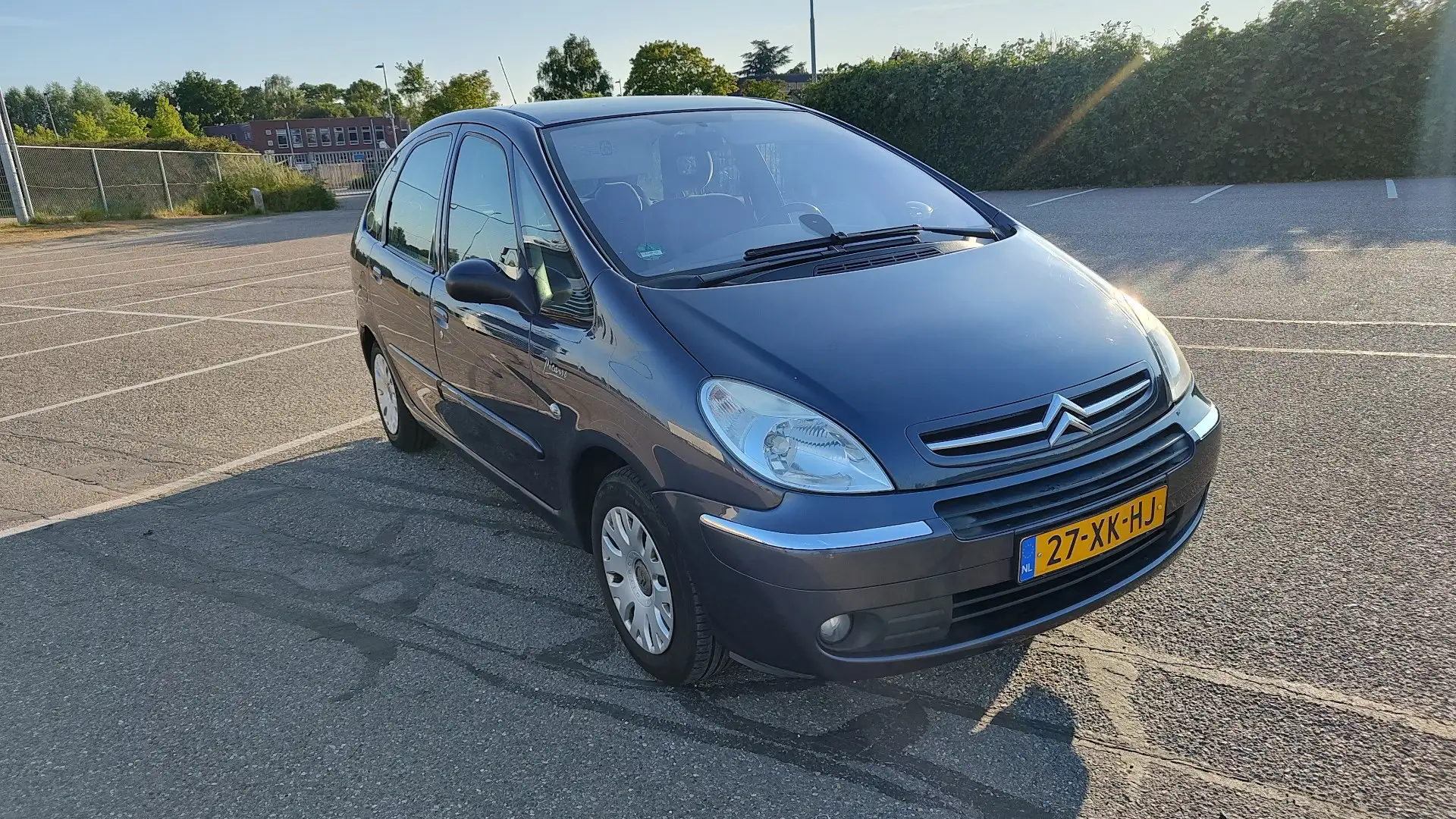Citroen Xsara Picasso 1.6i-16V Prestige Paars - 1