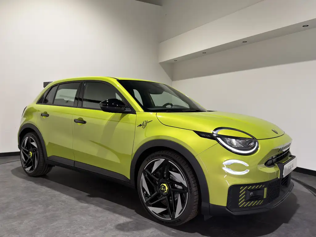 Abarth 600e 2026 из Европы — купить под ключ