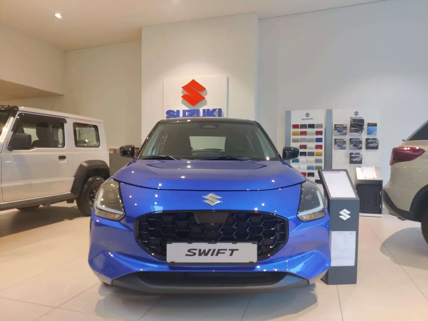 Suzuki Swift 1.2i HYBRIDE GL+ 12V MANUEEL Grijs - 2