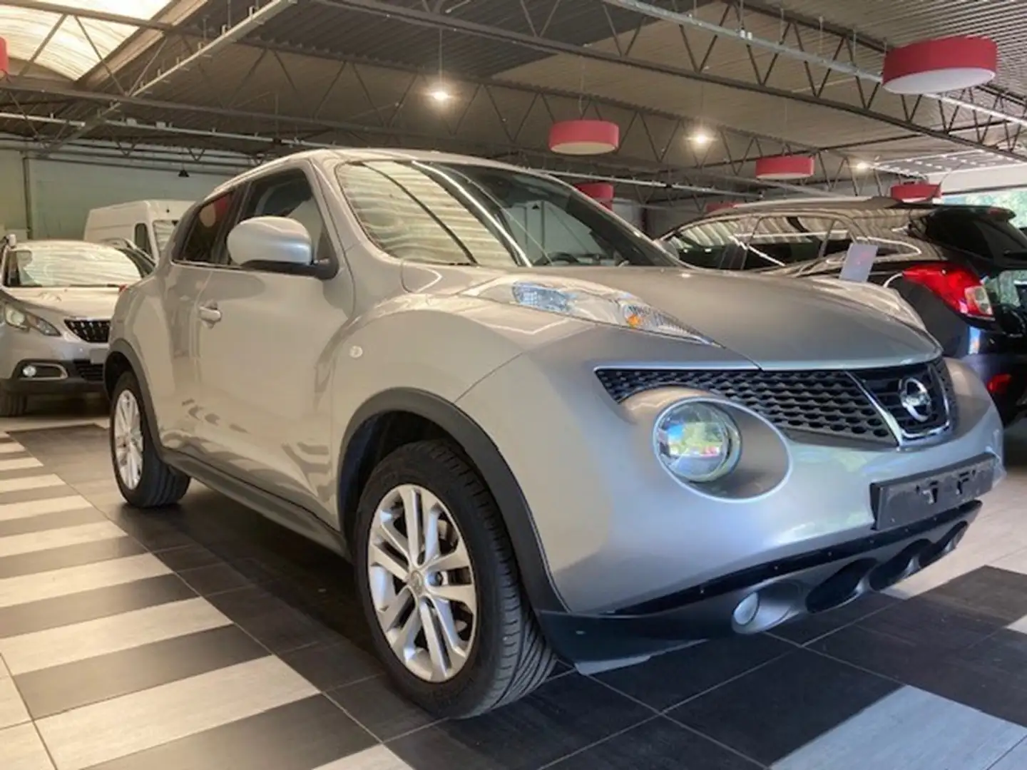 Nissan Juke 1.6 BENZINE TEKNA 5MT Argent - 1
