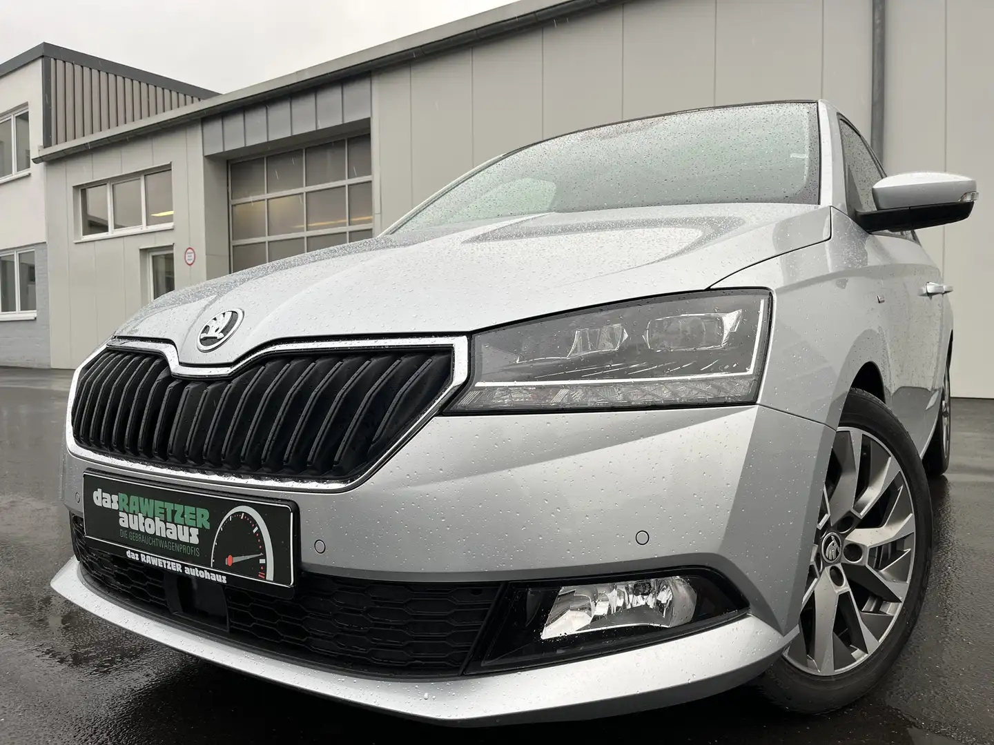 Skoda Fabia 1.0 TSI Clever 94€ m. 20% Anzahlung Panorama DAB Grau - 1