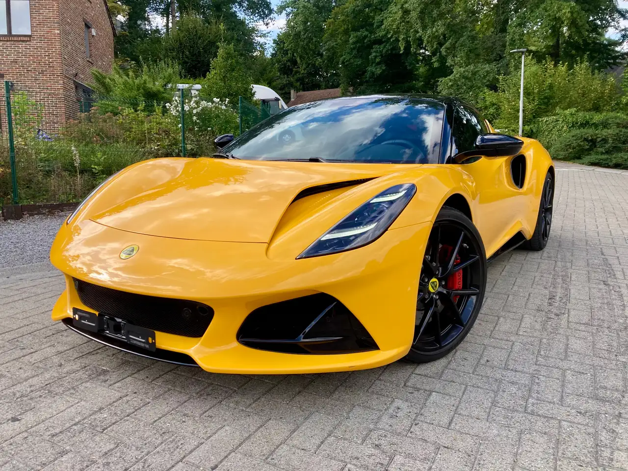 Lotus Emira 2022