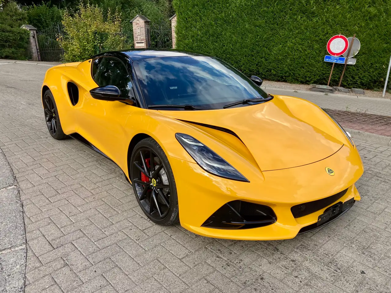 Lotus Emira 2022