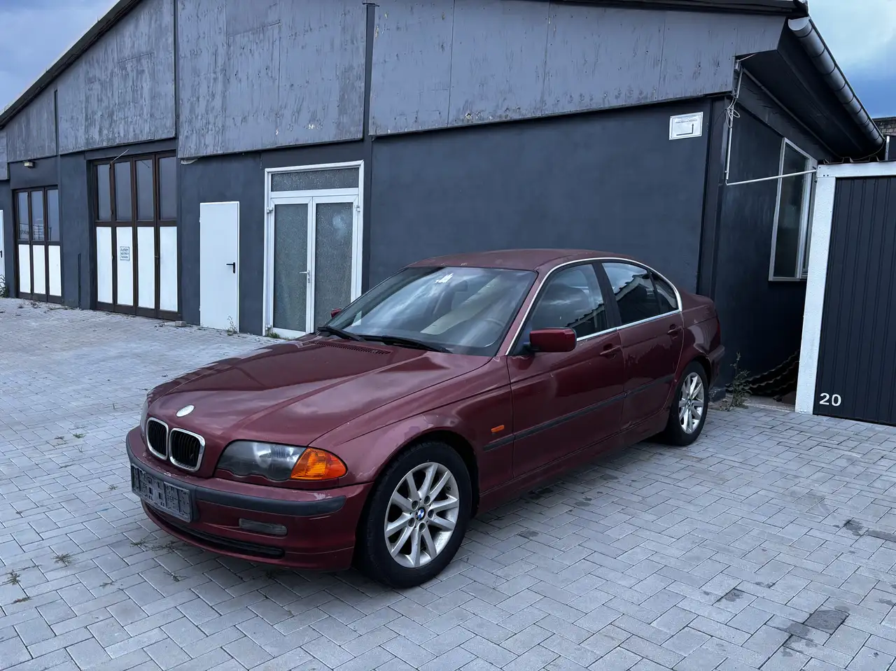 BMW 320i 1. Hand, foto 1