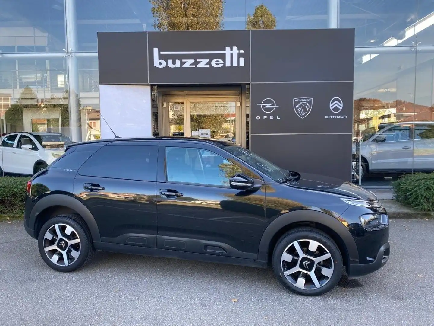 Citroen C4 Cactus PureTech 110 S&S EAT6 Shine Schwarz - 2