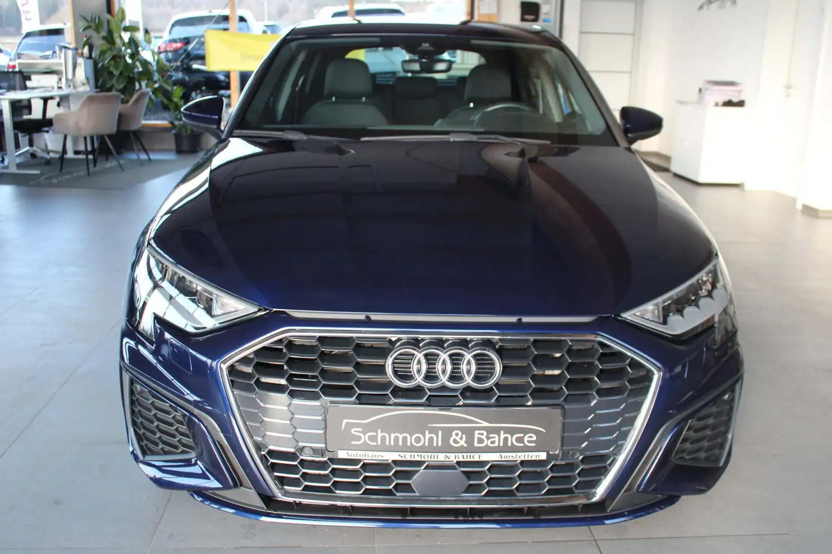 Audi A3 Sportback 40 TFSI e S tronic S line sport Blau - 2