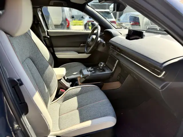 Mazda MX-30 view 7