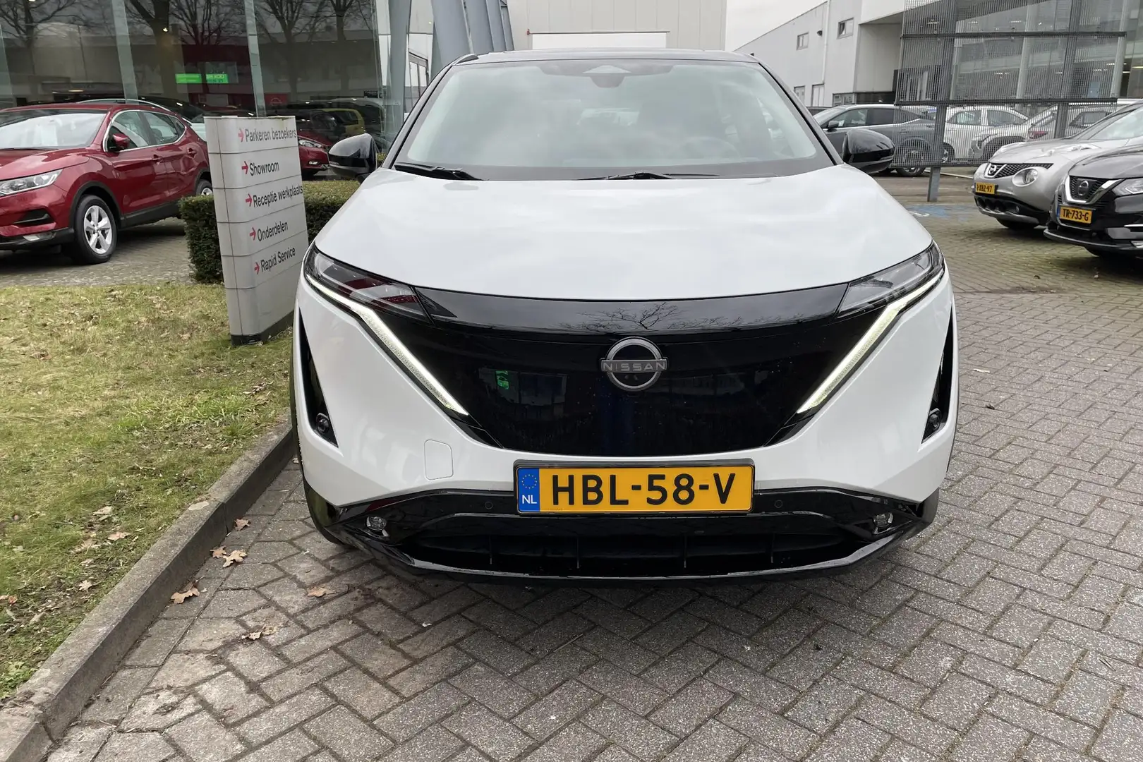 Nissan Ariya ADVANTAGE EDITION PLUS 87 kWh Nav | Elektr. achter Alb - 2
