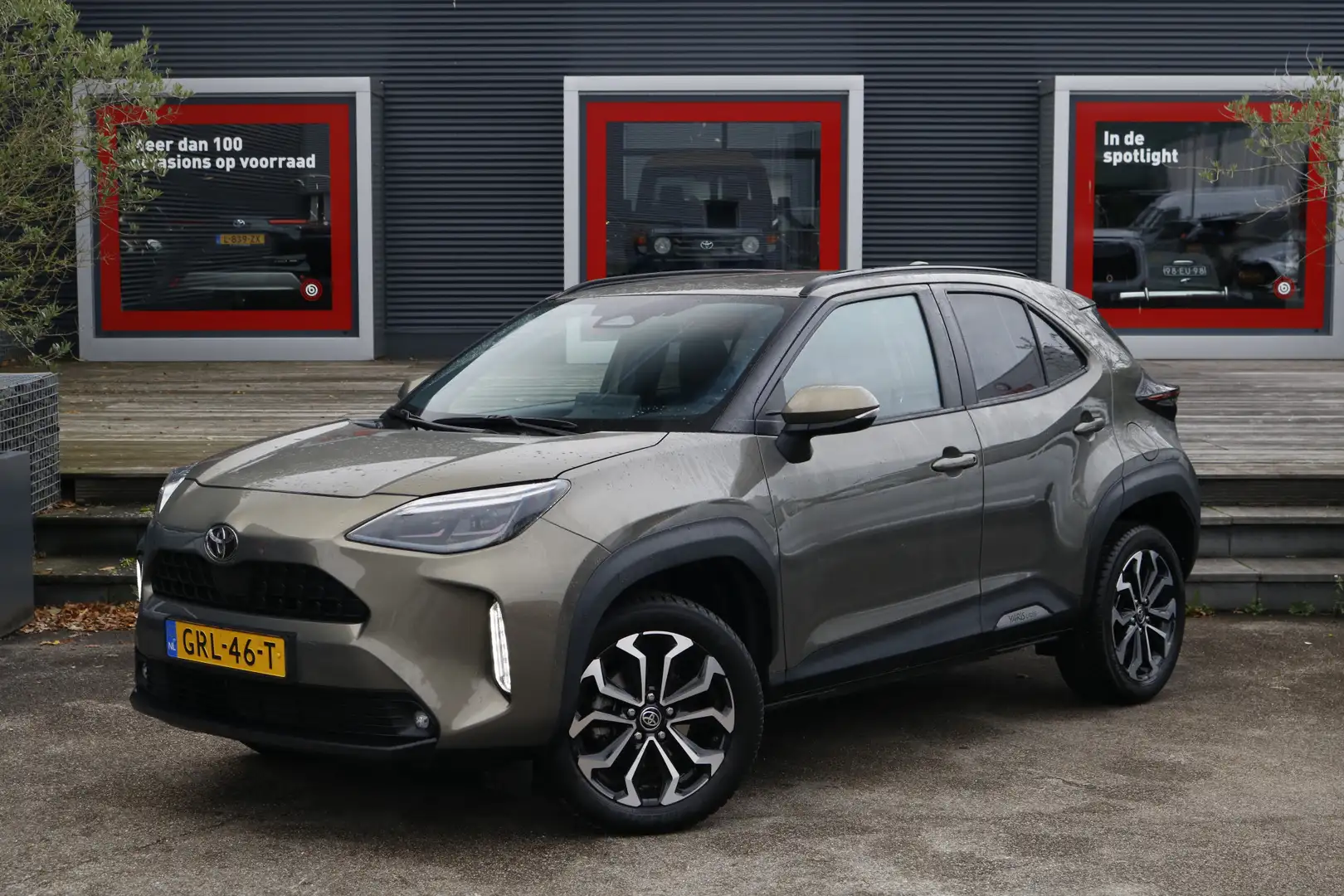 Toyota Yaris Cross 1.5 Hybrid 115 First Edition Groen - 1