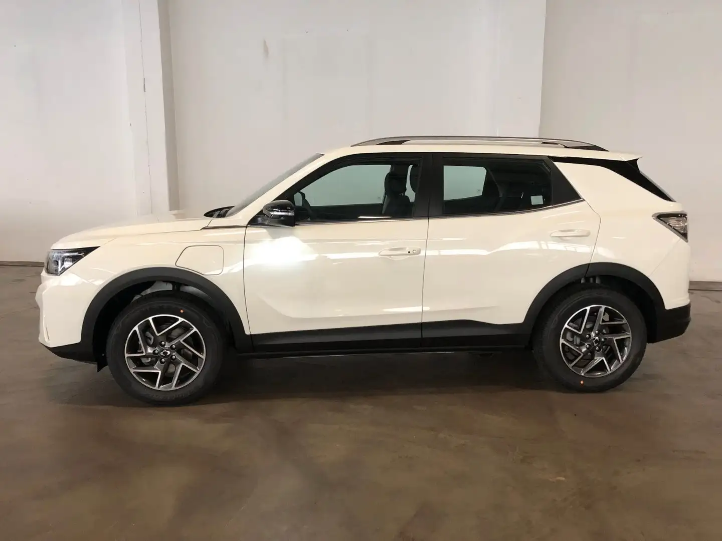 SsangYong Korando E-Motion Bronze 100% elektrisch Weiß - 2