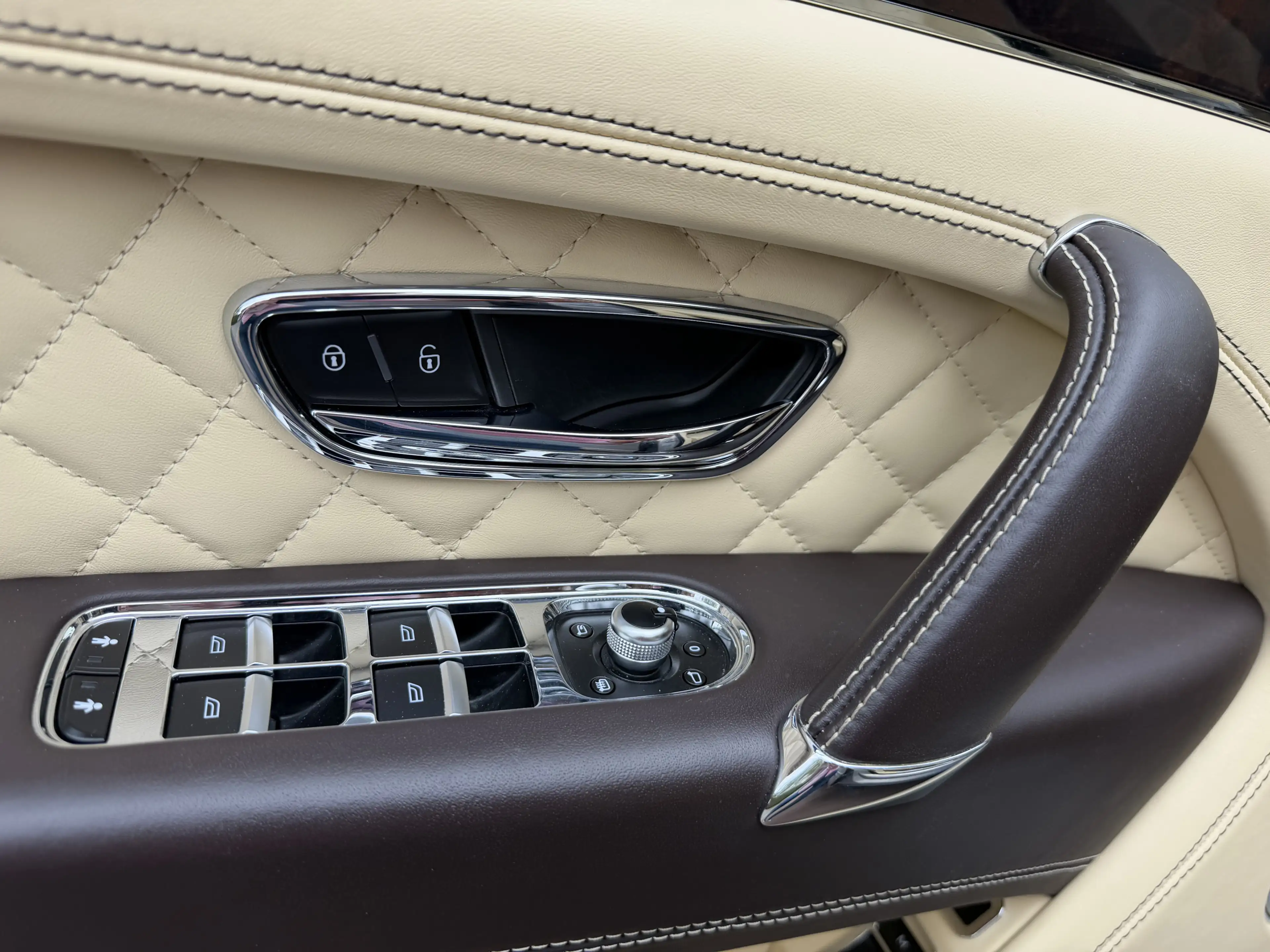 Bentley Bentayga Deutsches Fahrzeug Nachtsicht*Panorama* — photo 10