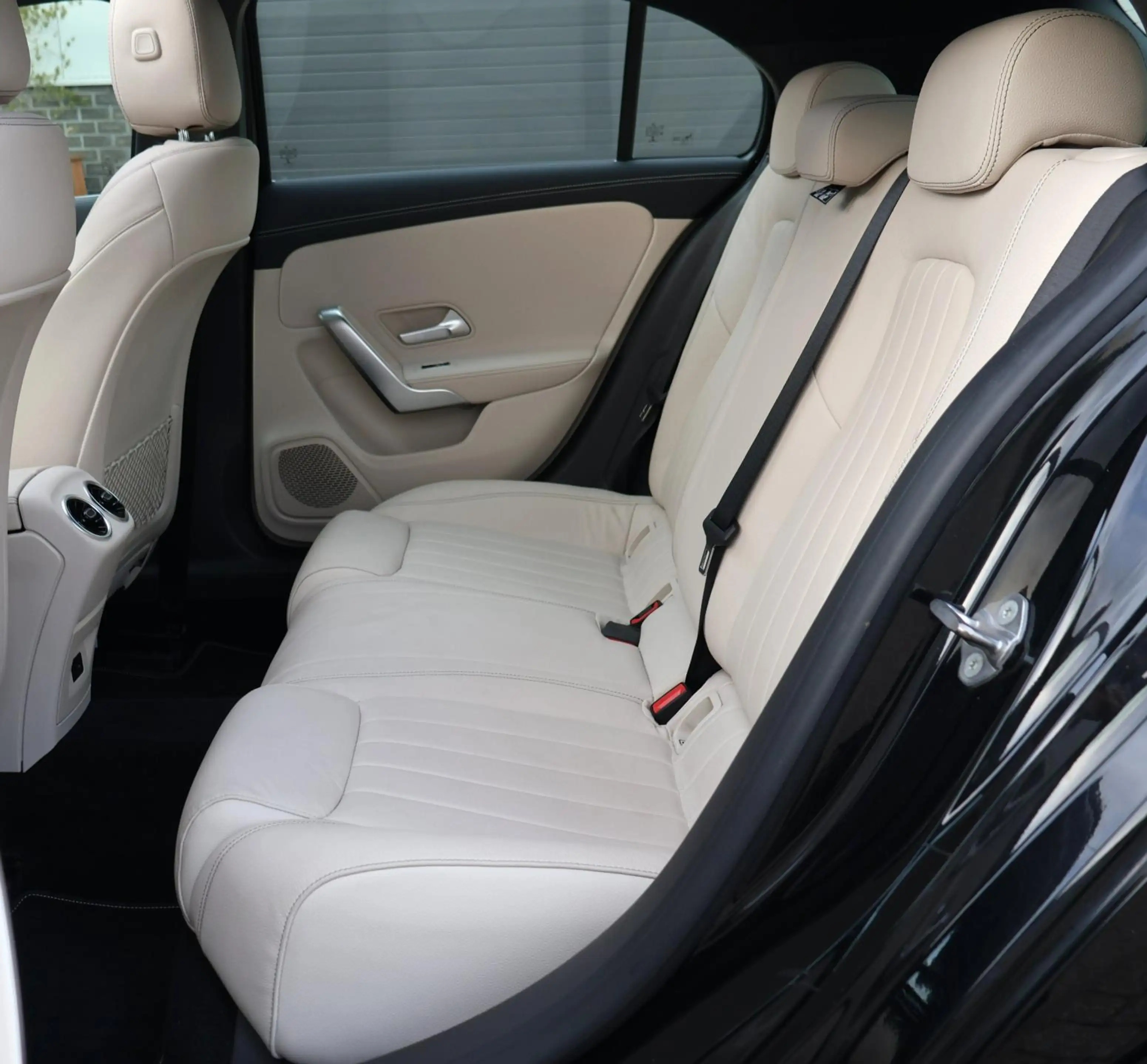 Mercedes-Benz A 250 e Luxury Line Pano/Leder/Camera/PDC/Cruise — photo 10