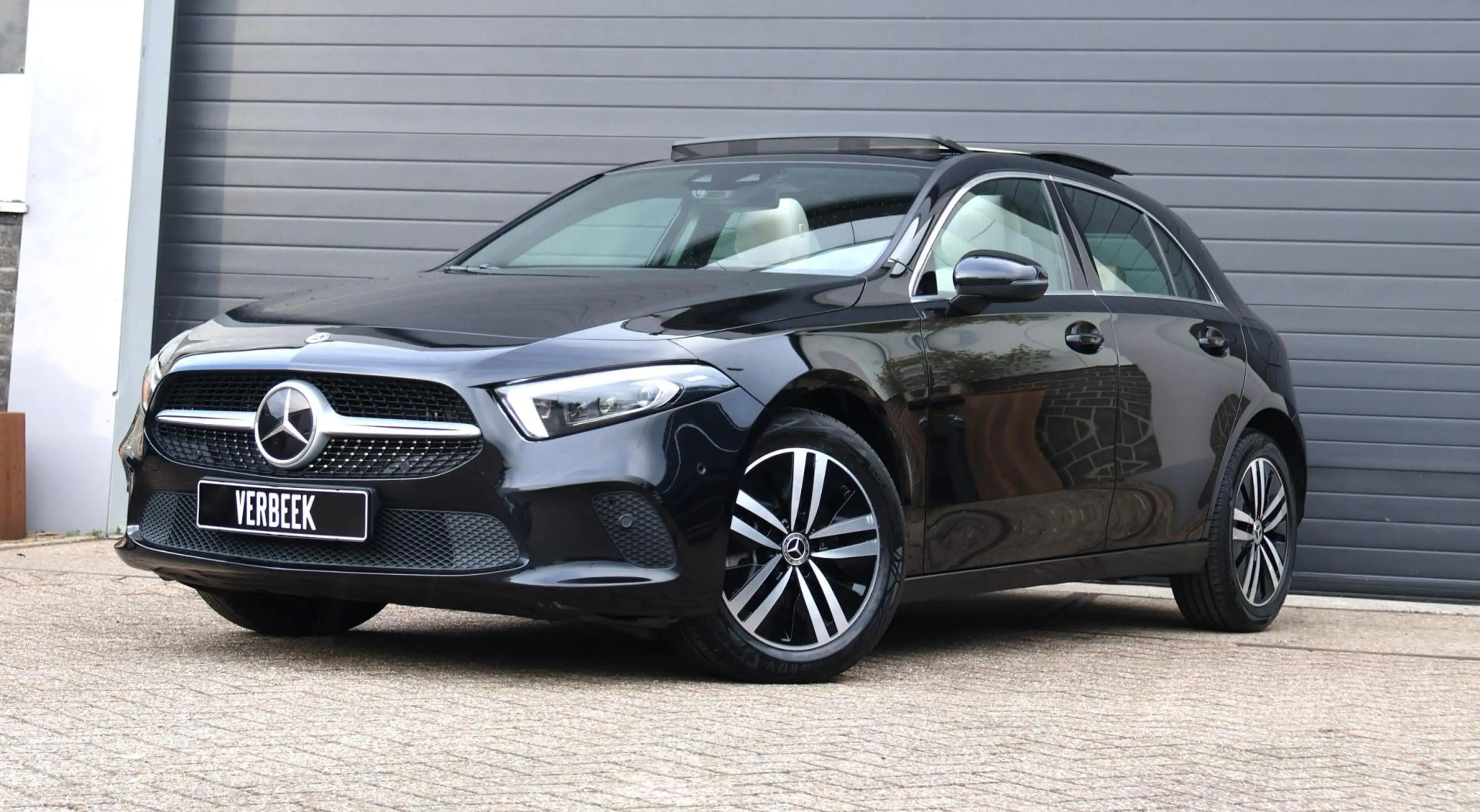 Mercedes-Benz A 250 e Luxury Line Pano/Leder/Camera/PDC/Cruise — photo 2