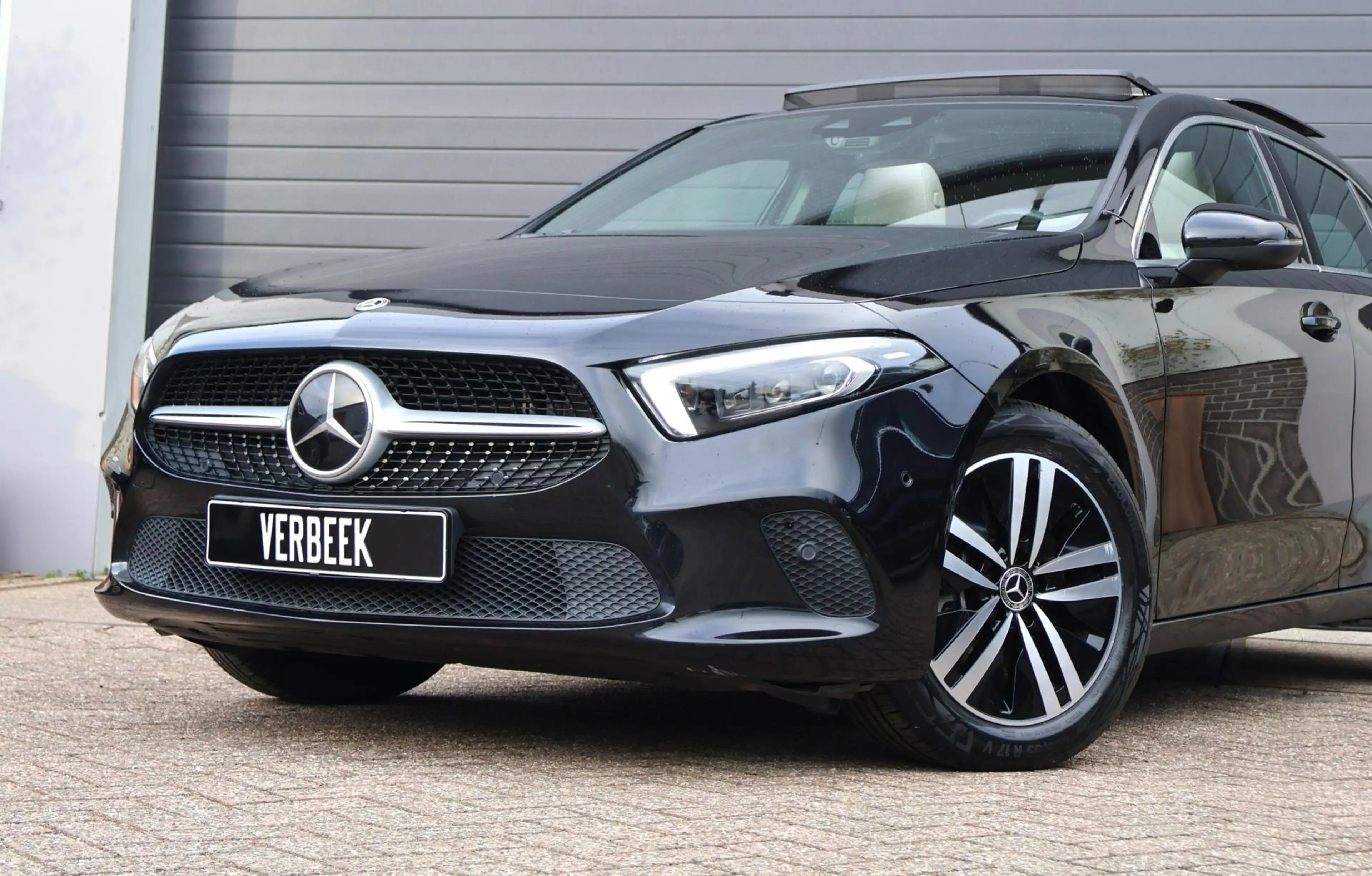 Mercedes-Benz A 250 e Luxury Line Pano/Leder/Camera/PDC/Cruise — photo 3