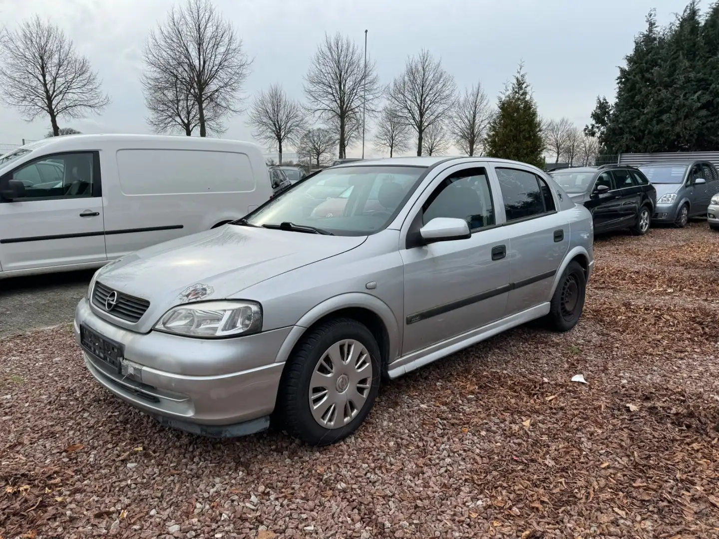 Opel Astra 1.6 16V Edition 2000 Srebrny - 1