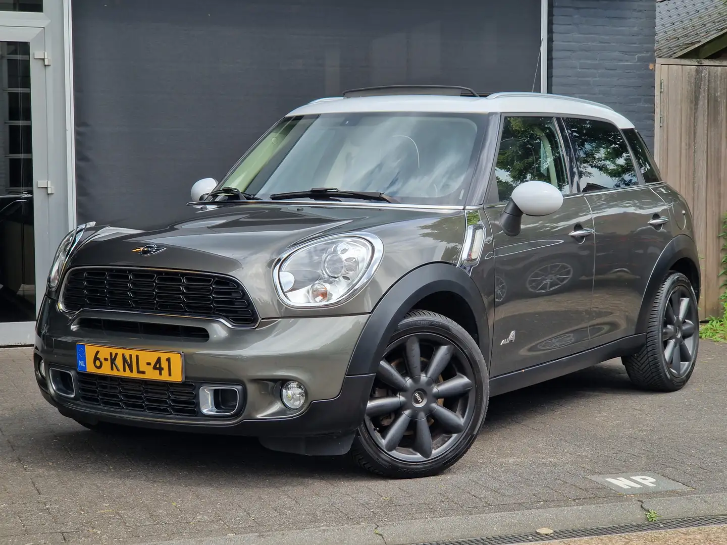 MINI Cooper S Countryman Mini 1.6 ALL4 Chili PANO / NAP / 1e EIGENAAR / VOL Grau - 1