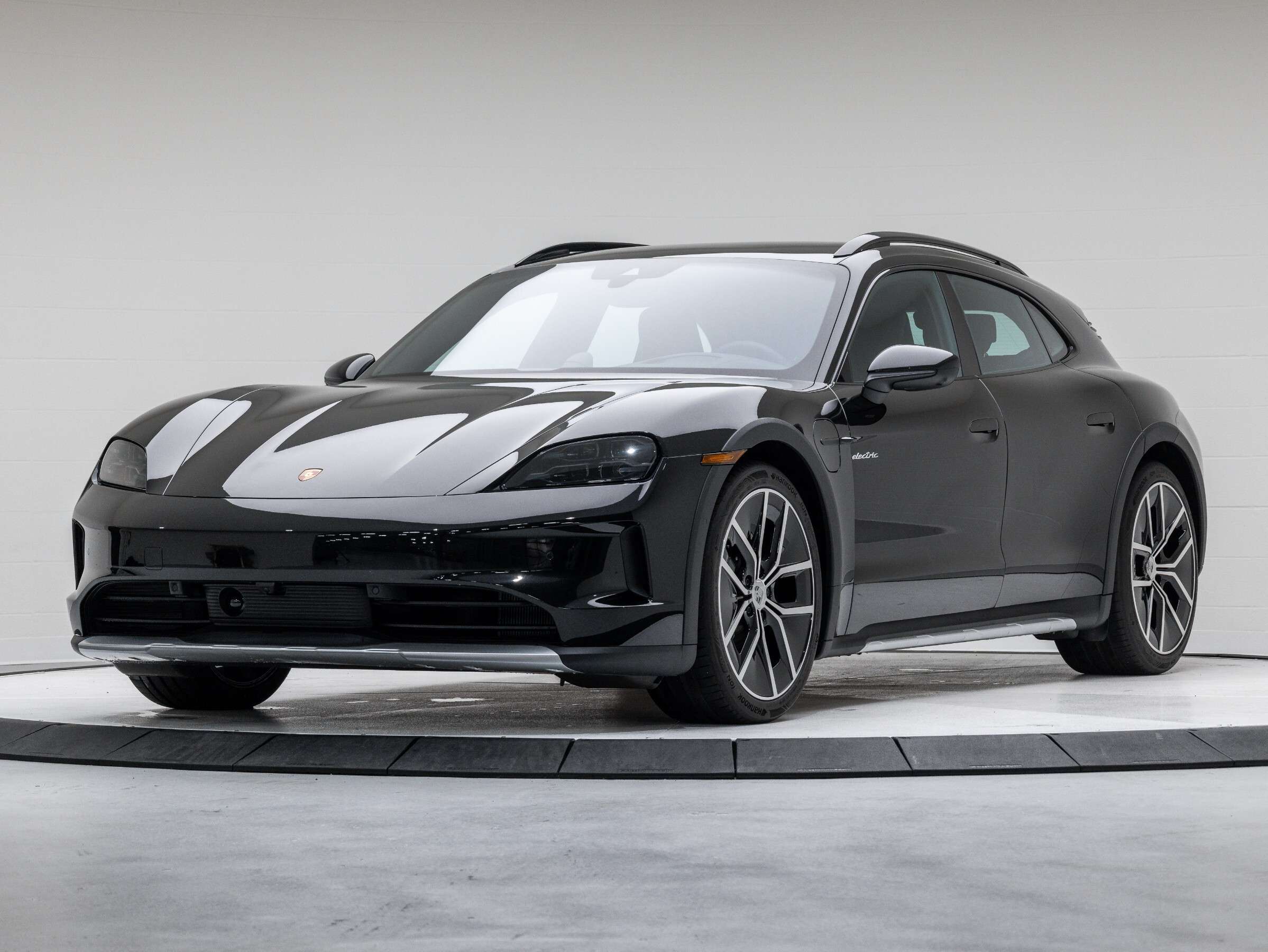 2025 Porsche Taycan 4S | Premium Package | 21 Aero Design Wheels | BOS