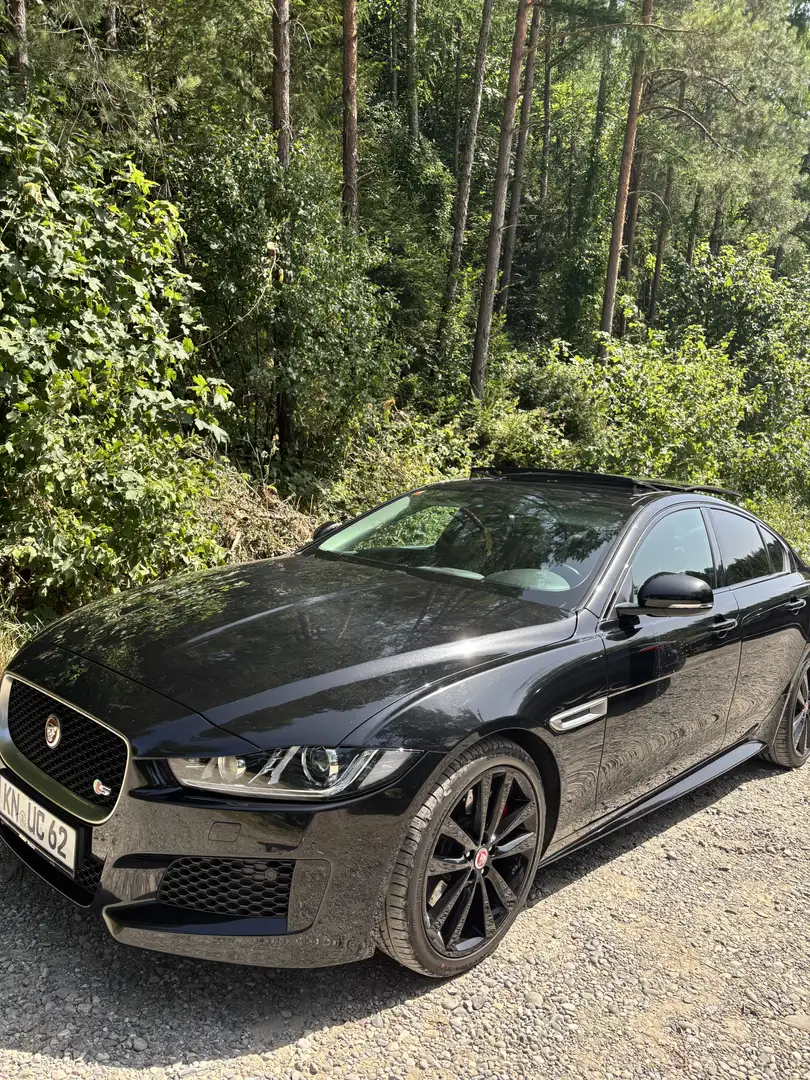 Jaguar XE S V6 - 2