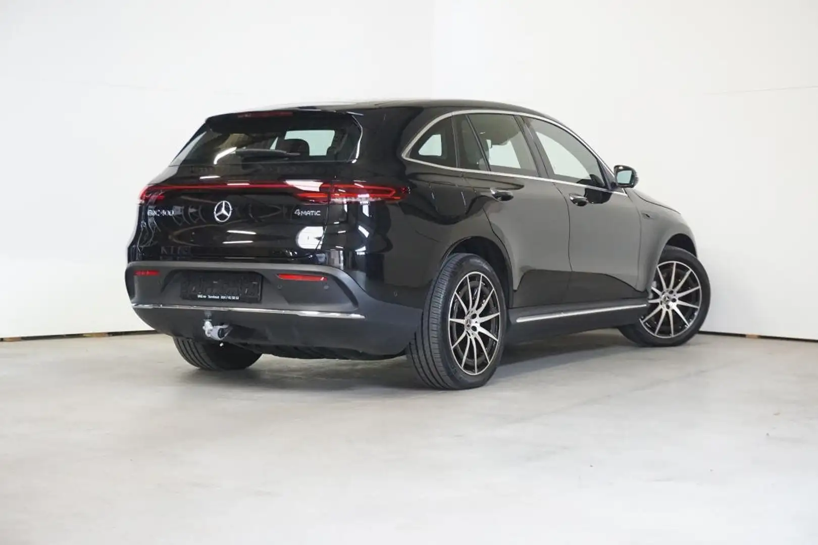 Mercedes-Benz EQC 400 AMG - RIJASSISTENTIEPAKKET - TREKHAAK - SCHUIFDAK Zwart - 2